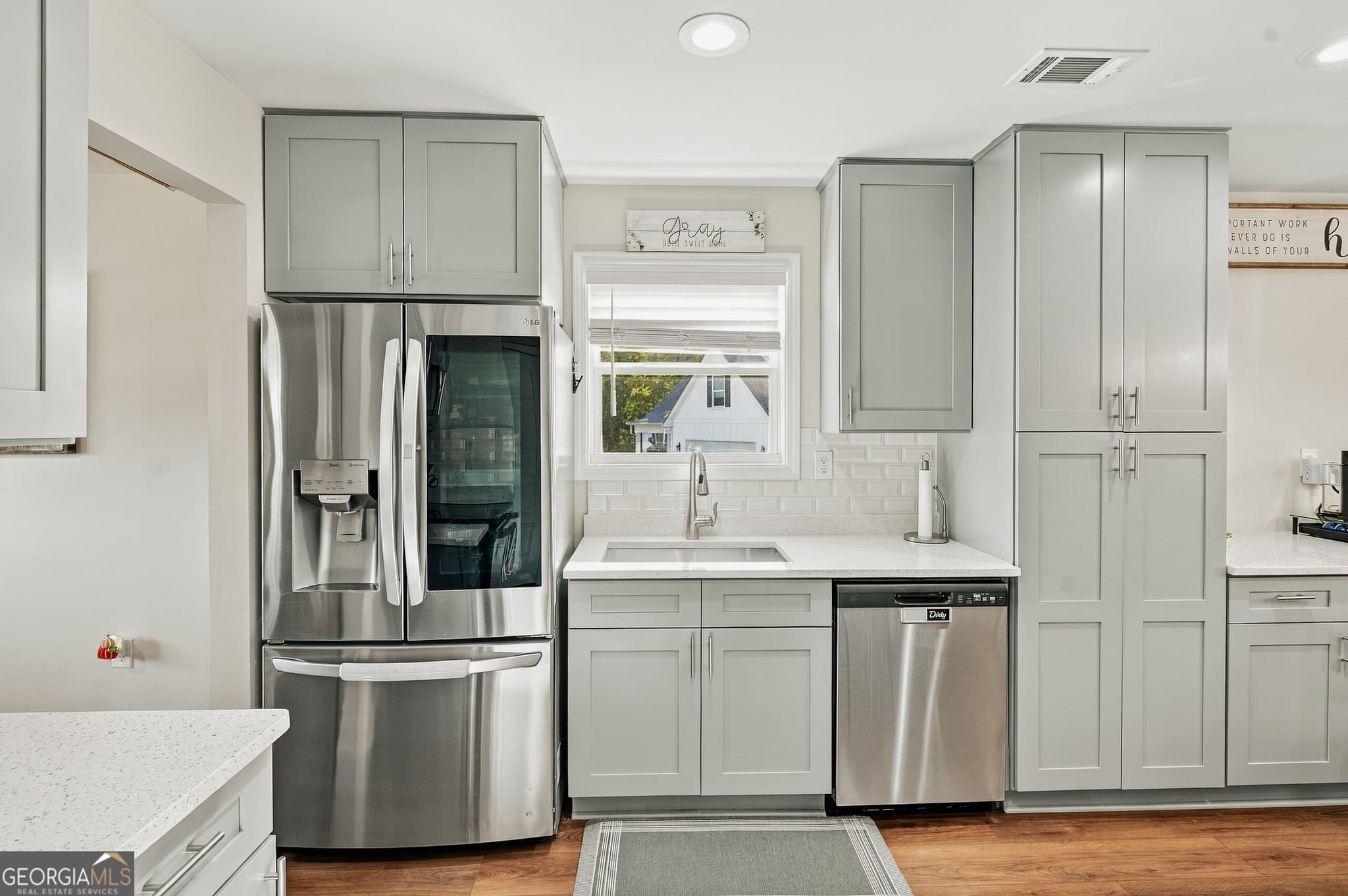 3 bedroom, 2.5 bathroom, 1,991 sq ft single family residence for sale at 709 Springhill Drive, Gray, GA 31032 — photo 7