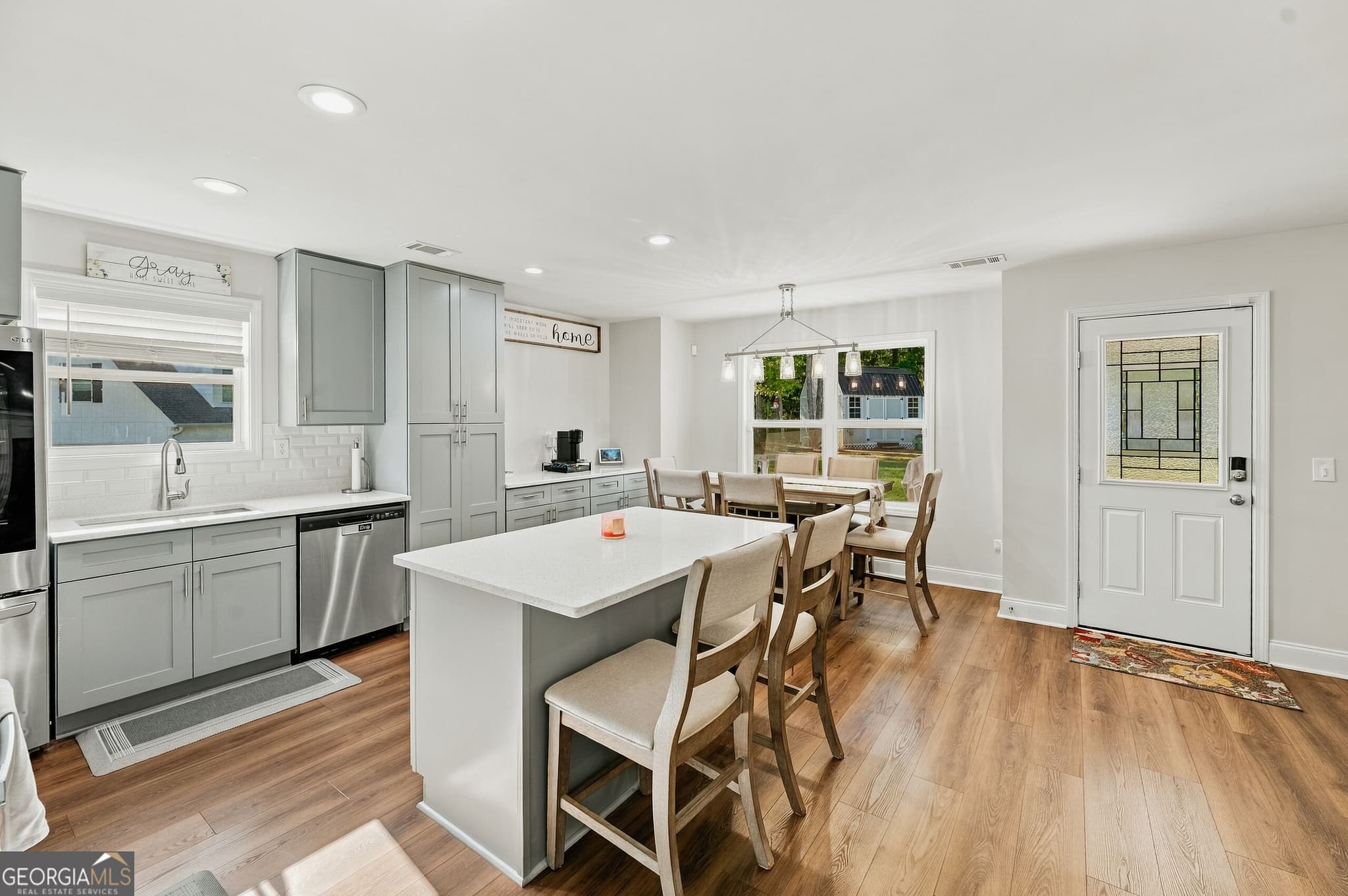 3 bedroom, 2.5 bathroom, 1,991 sq ft single family residence for sale at 709 Springhill Drive, Gray, GA 31032 — photo 8