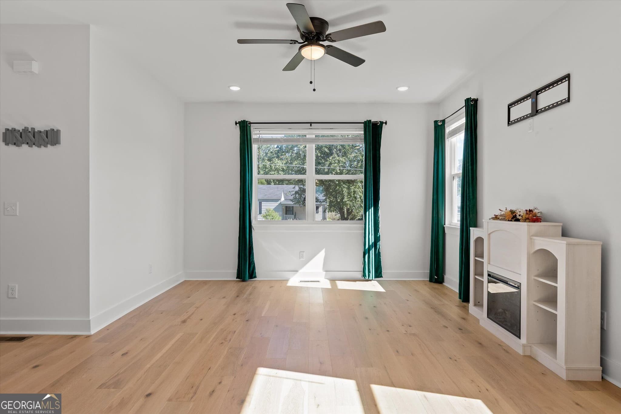 3 bedroom, 2.5 bathroom, 1,616 sq ft single family residence for sale at 1603 Barry Road, Chattanooga, TN 37412 — photo 9