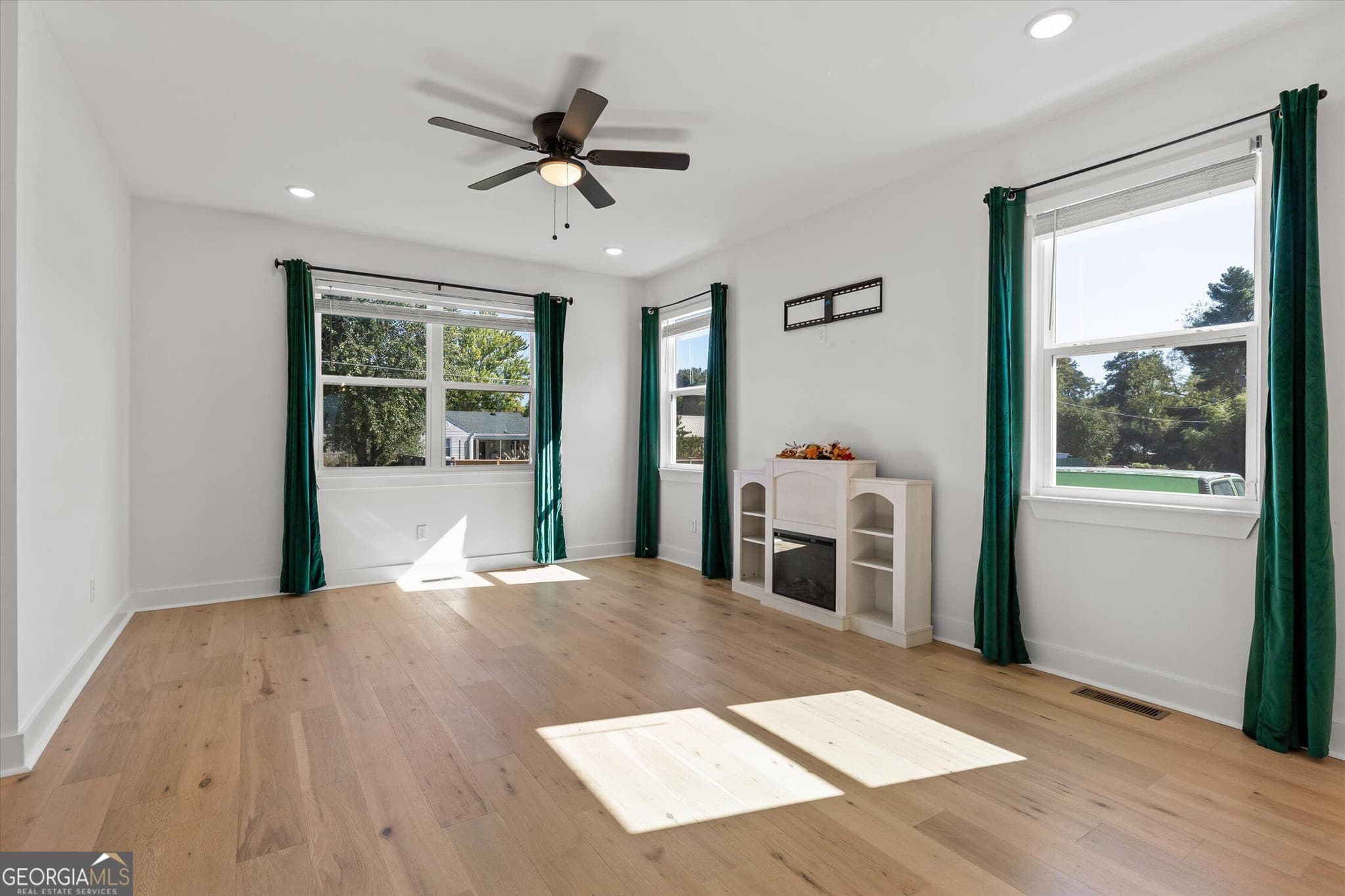 3 bedroom, 2.5 bathroom, 1,616 sq ft single family residence for sale at 1603 Barry Road, Chattanooga, TN 37412 — photo 10