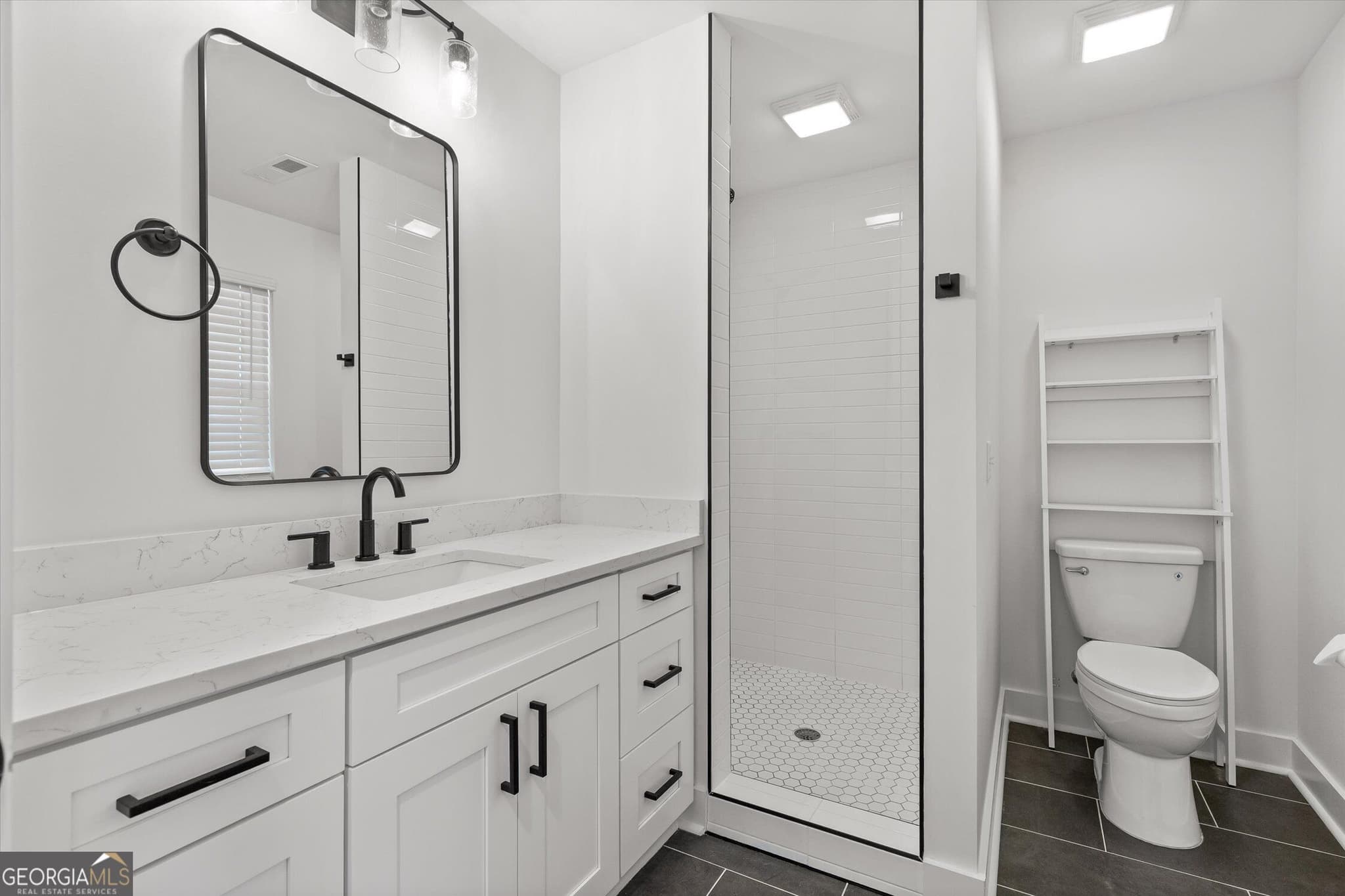 3 bedroom, 2.5 bathroom, 1,616 sq ft single family residence for sale at 1603 Barry Road, Chattanooga, TN 37412 — photo 4