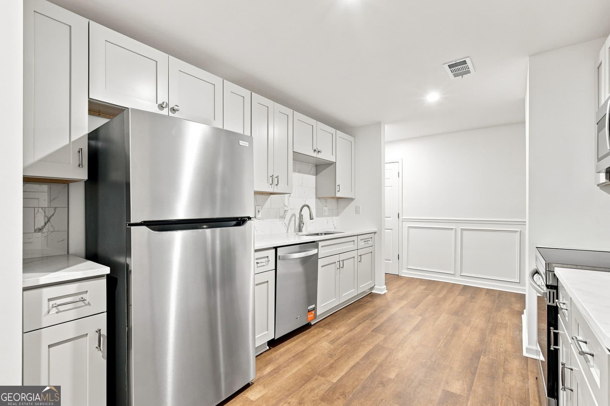 4 bedroom, 2.5 bathroom, 1,724 sq ft single family residence for sale at 1504 Cathy Street, Savannah, GA 31415 — photo 6