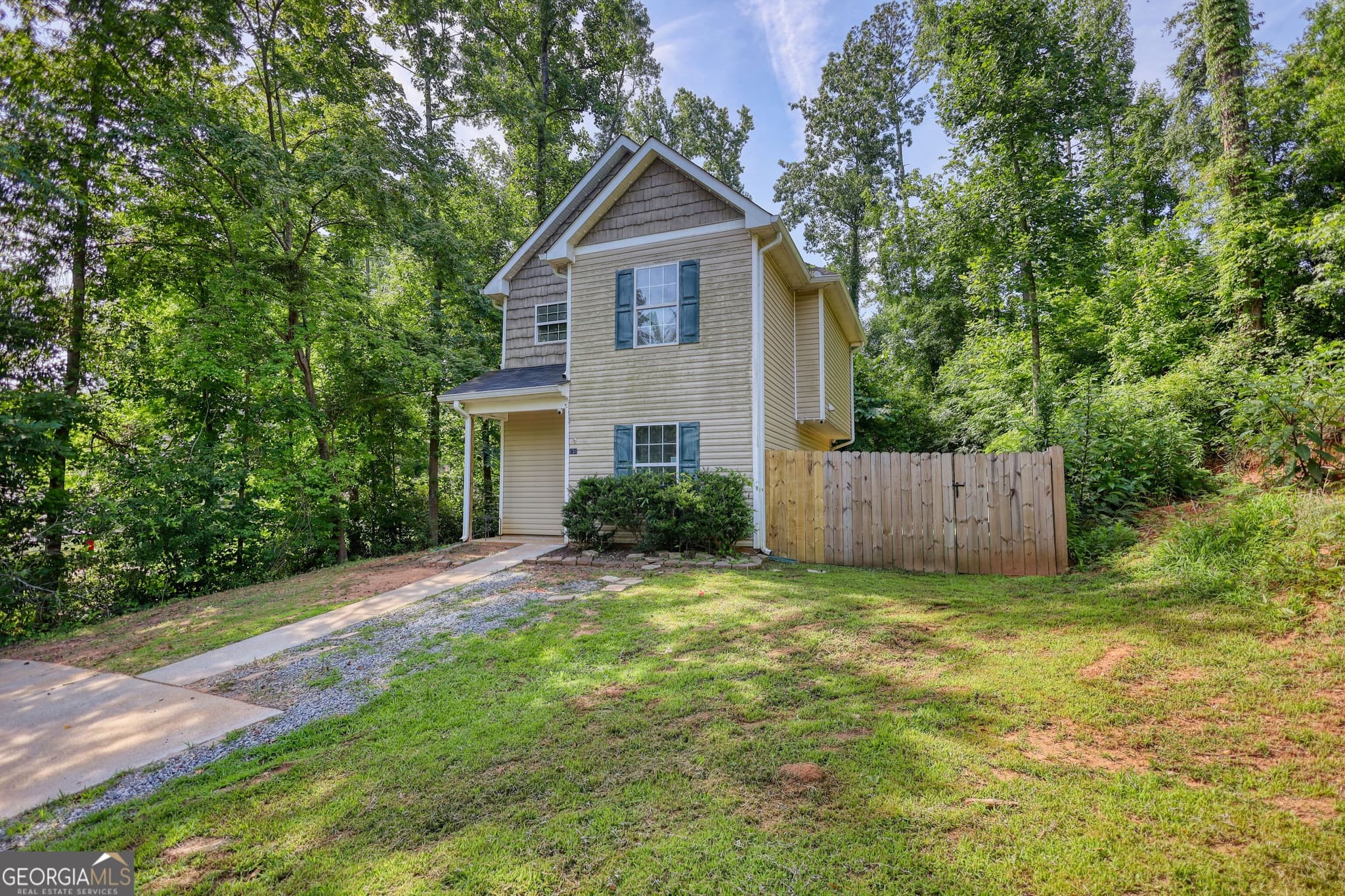 3 bedroom, 1.5 bathroom, 1,056 sq ft single family residence sold at 130 Cherokee Drive, Jackson, GA 30233