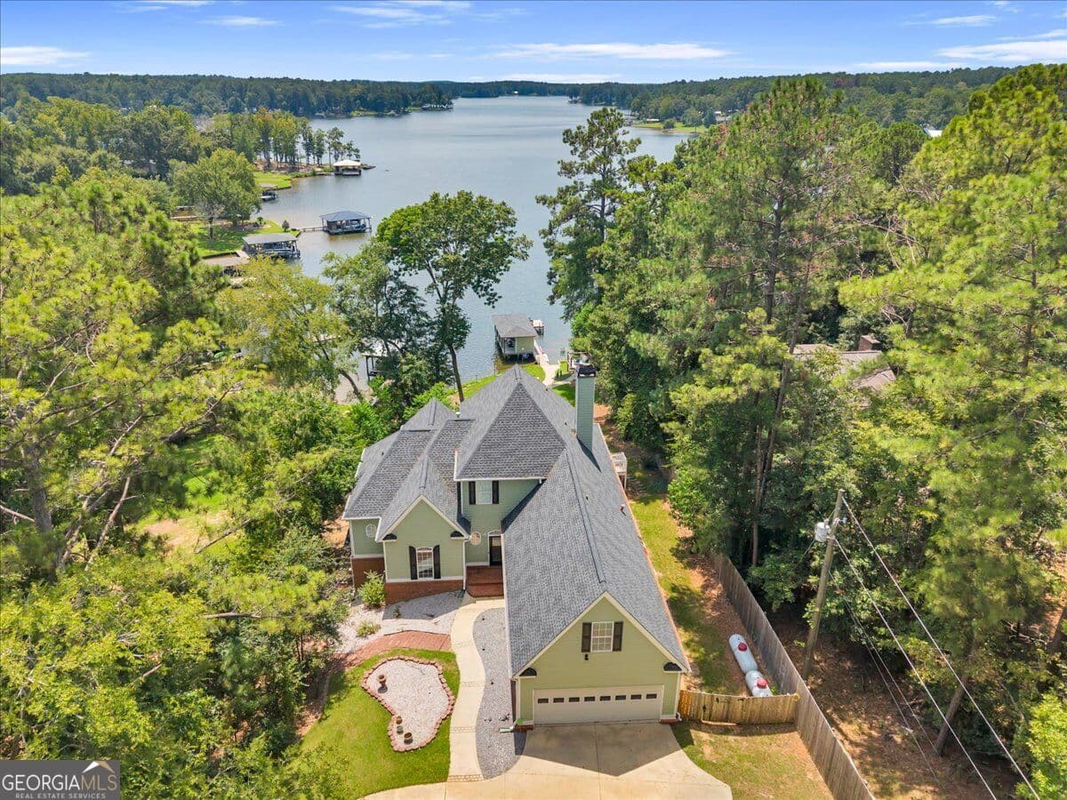 5 bedroom, 3.5 bathroom, 4,189 sq ft single family residence for sale at 116 Island Drive, Milledgeville, GA 31061 — photo 6