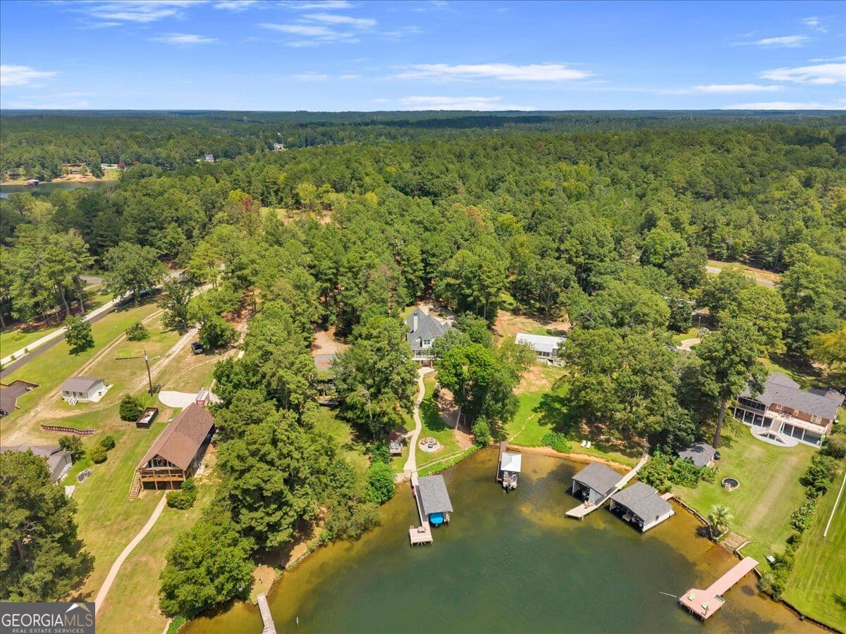 5 bedroom, 3.5 bathroom, 4,189 sq ft single family residence for sale at 116 Island Drive, Milledgeville, GA 31061 — photo 7