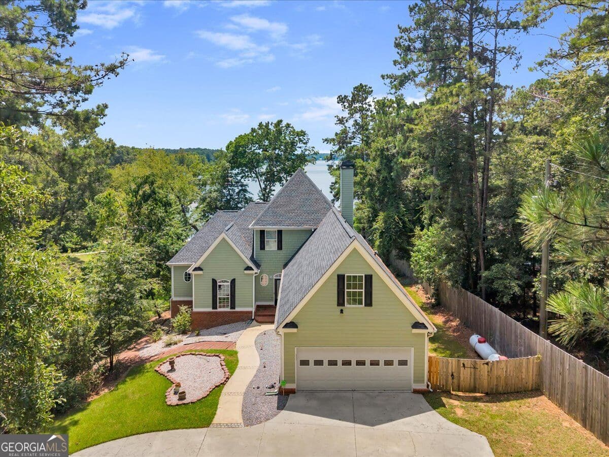 5 bedroom, 3.5 bathroom, 4,189 sq ft single family residence for sale at 116 Island Drive, Milledgeville, GA 31061 — photo 9