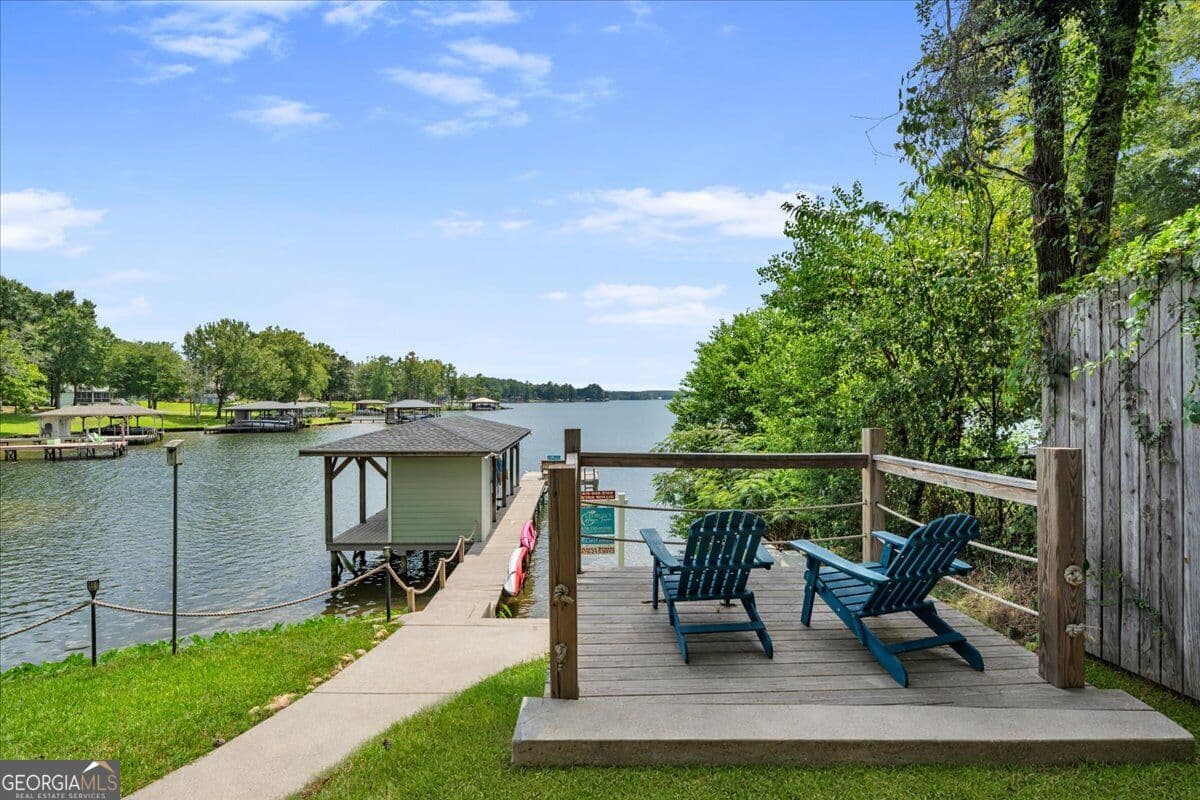 5 bedroom, 3.5 bathroom, 4,189 sq ft single family residence for sale at 116 Island Drive, Milledgeville, GA 31061 — photo 10