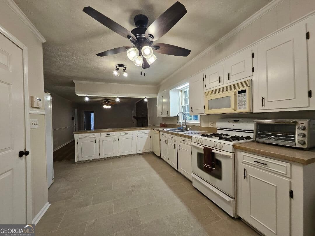 4 bedroom, 3 bathroom, 2,035 sq ft single family residence for sale at 38 Ridgeview Drive, Silver Creek, GA 30173 — photo 10