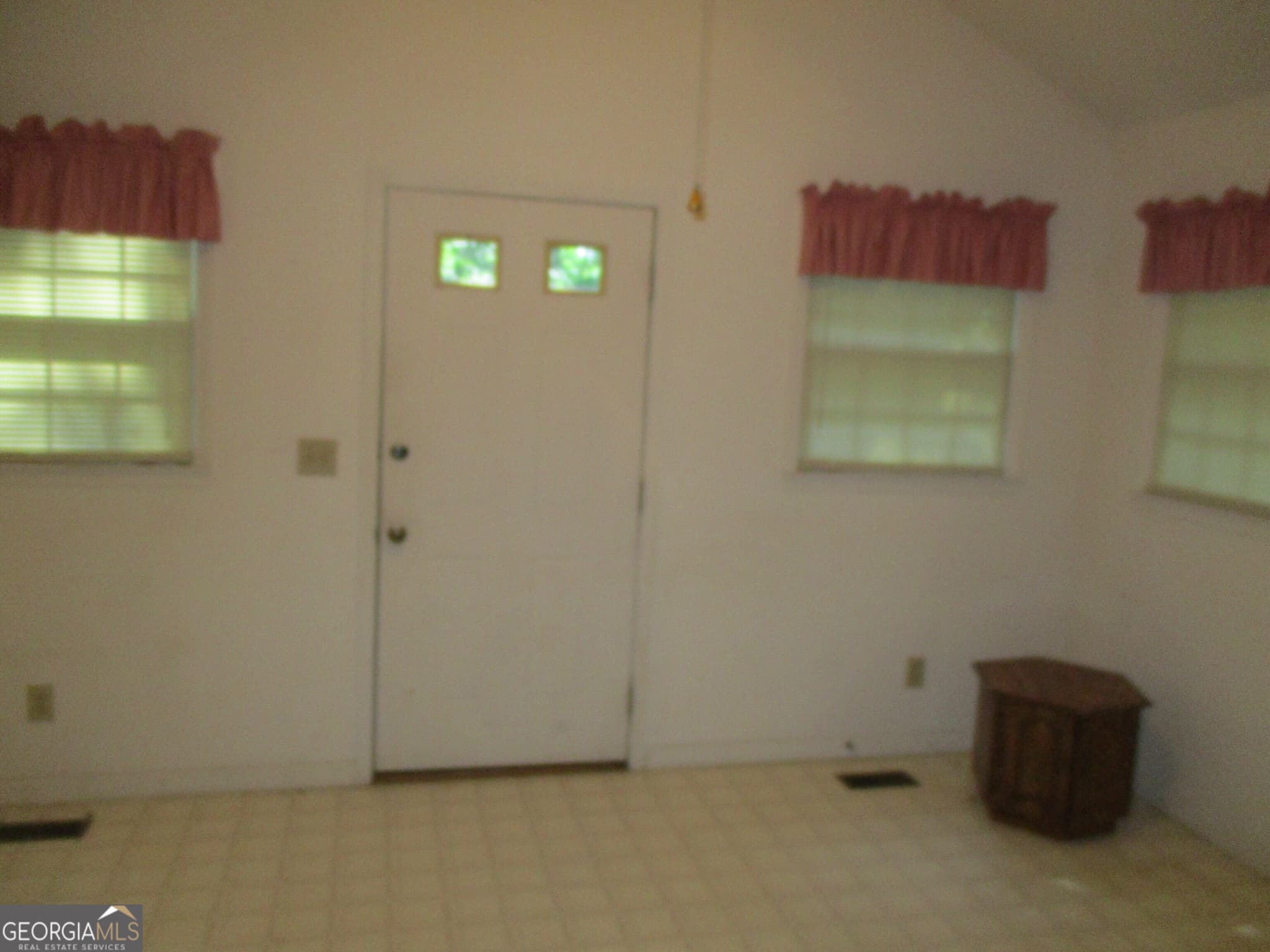 3 bedroom, 2 bathroom, 1,722 sq ft single family residence for sale at 20352 Highway 441, Commerce, GA 30529 — photo 7