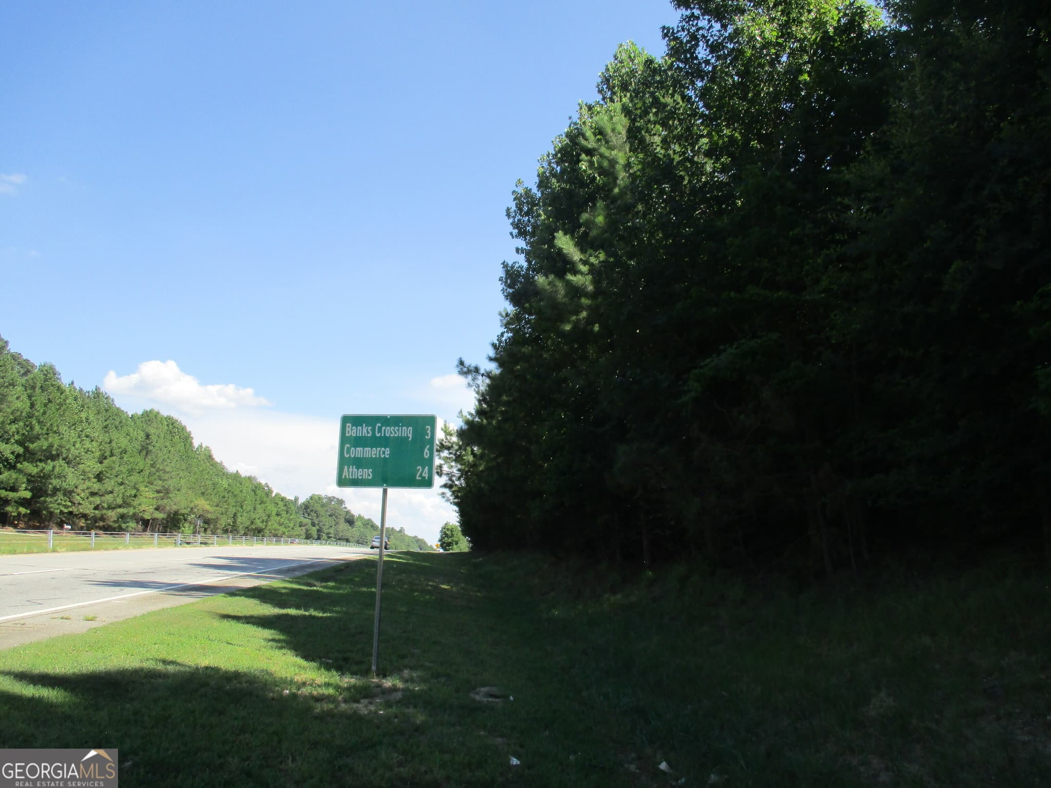 3 bedroom, 2 bathroom, 1,722 sq ft single family residence for sale at 20352 Highway 441, Commerce, GA 30529 — photo 10