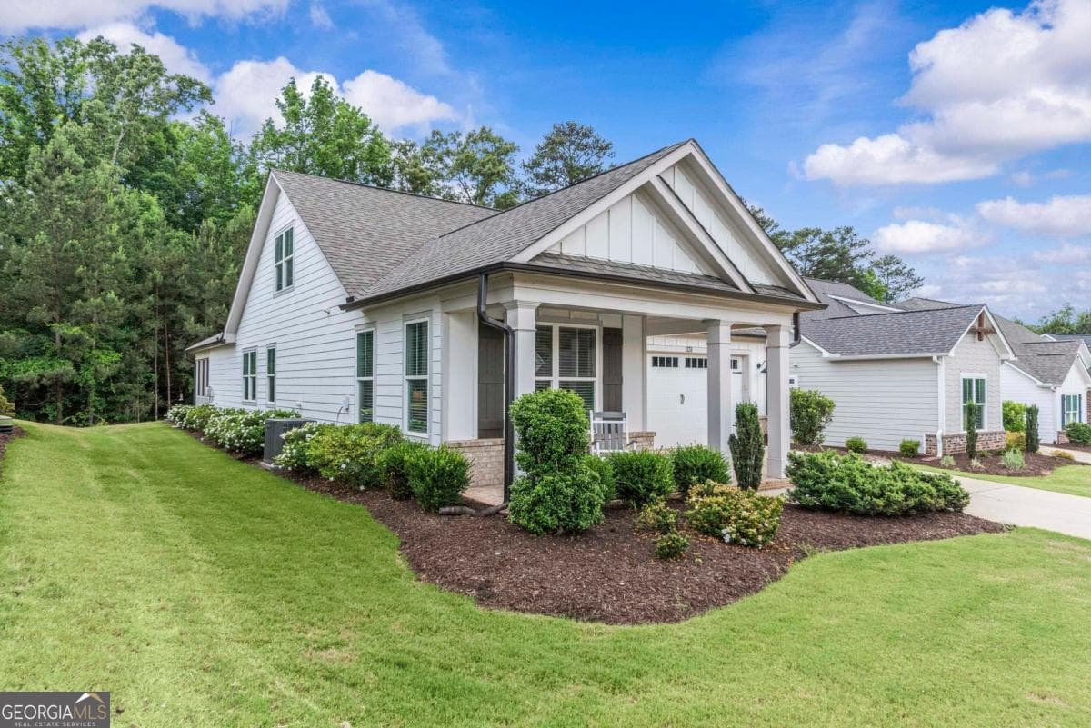 4 bedroom, 3 bathroom, 2,390 sq ft single family residence for sale at 1131 Providence Loop, Greensboro, GA 30642 — photo 2