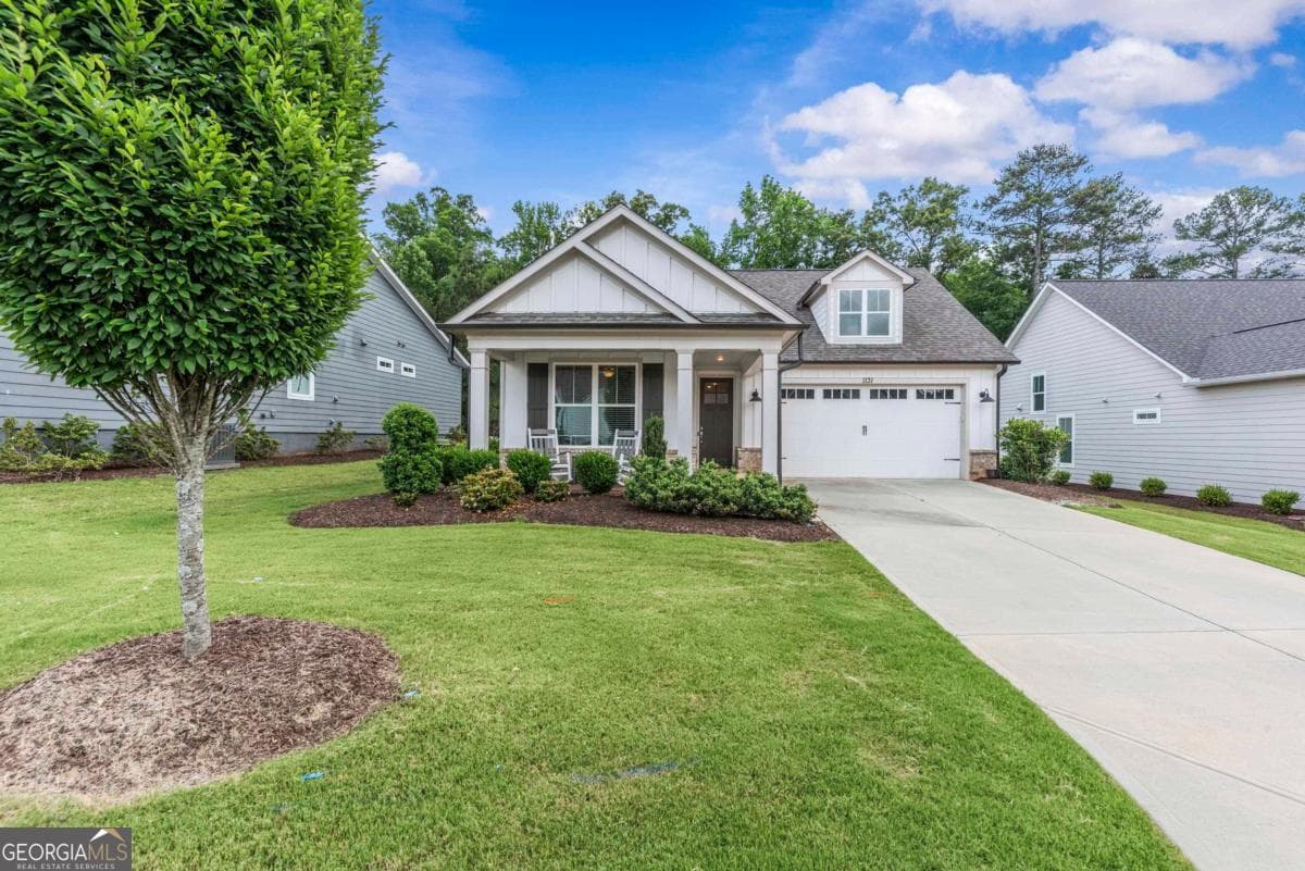 4 bedroom, 3 bathroom, 2,390 sq ft single family residence for sale at 1131 Providence Loop, Greensboro, GA 30642 — photo 1 of 60