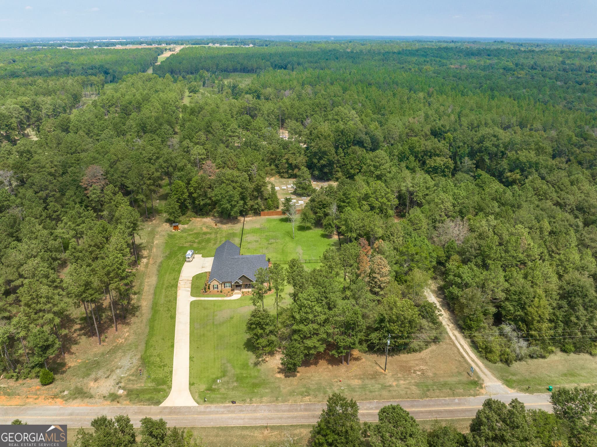 3 bedroom, 2.5 bathroom, 2,464 sq ft single family residence for sale at 271 Sewell Road, Elko, GA 31025 — photo 2