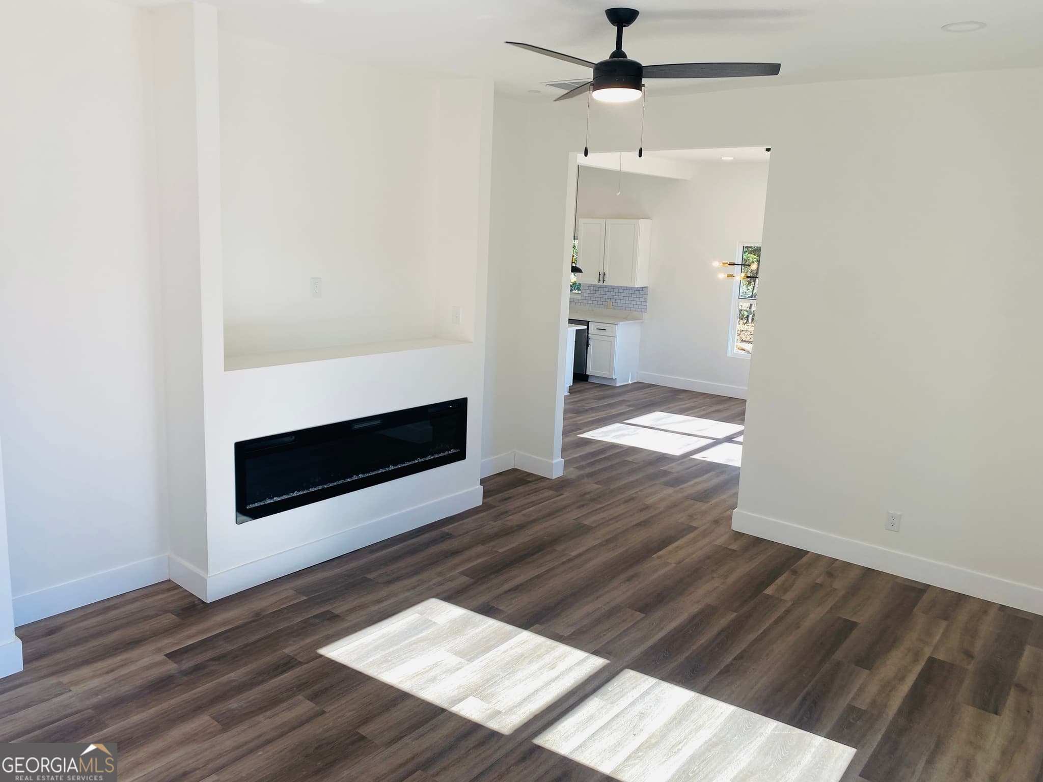 3 bedroom, 2.5 bathroom, 1,335 sq ft single family residence for sale at 545 Shady Lane, Toccoa, GA 30577 — photo 3