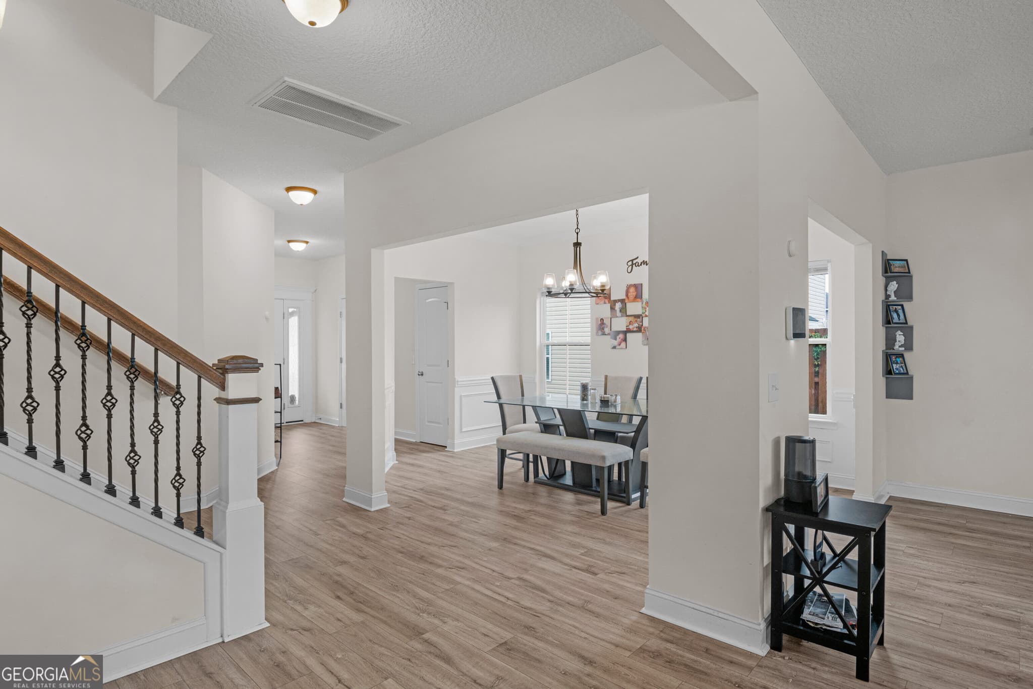 4 bedroom, 3.5 bathroom, 2,756 sq ft single family residence for sale at 672 Fairview Circle, Hinesville, GA 31313 — photo 6