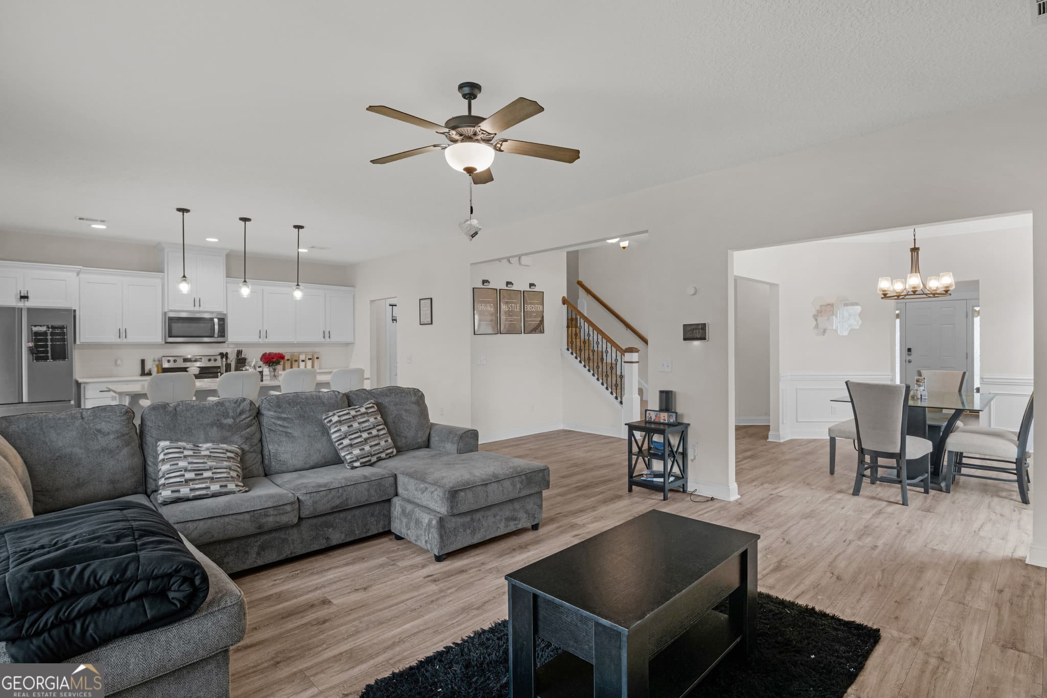 4 bedroom, 3.5 bathroom, 2,756 sq ft single family residence for sale at 672 Fairview Circle, Hinesville, GA 31313 — photo 8