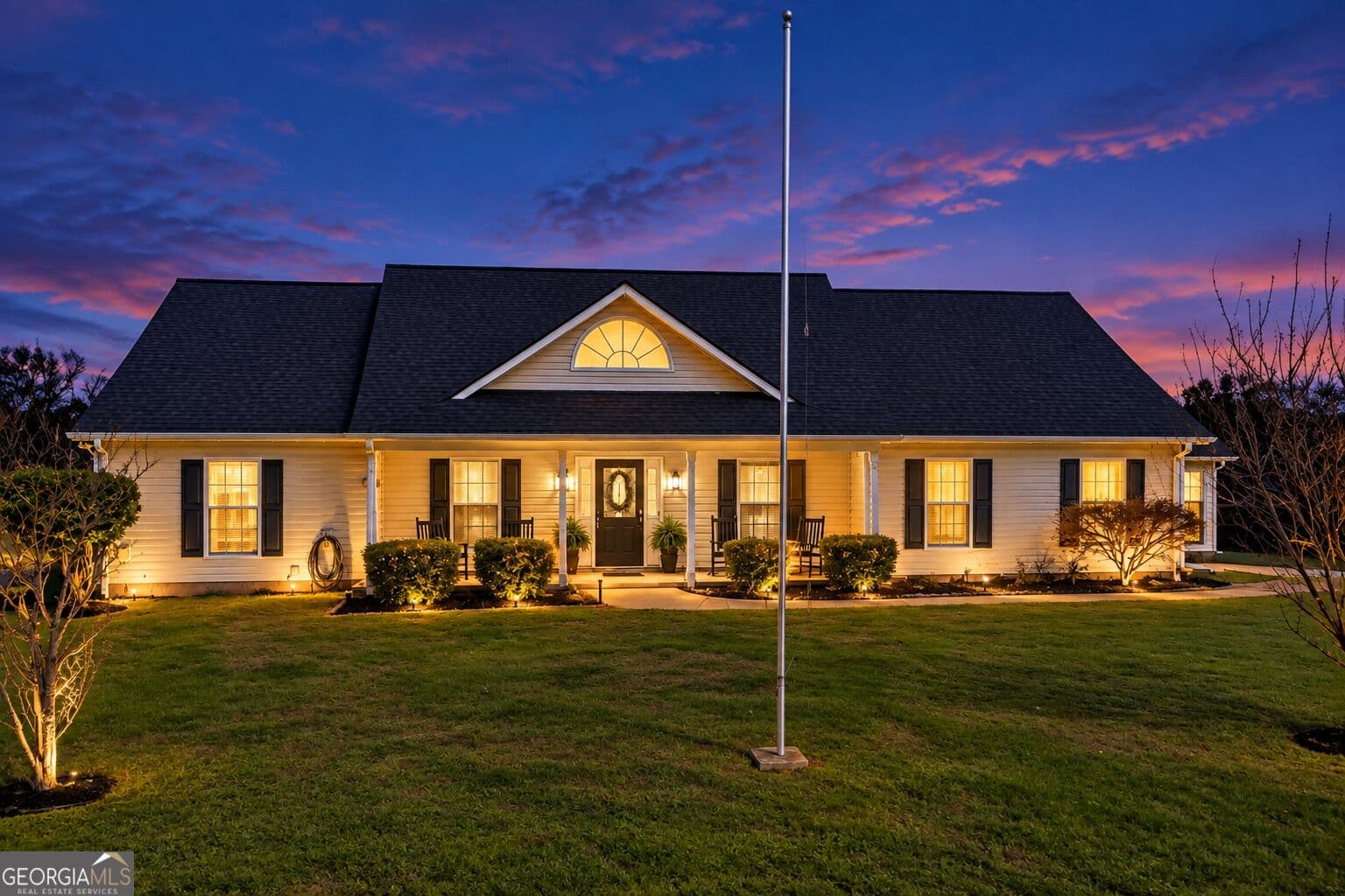 4 bedroom, 2 bathroom, 1,712 sq ft single family residence for sale at 369 Kay Drive, Winder, GA 30680 — photo 3