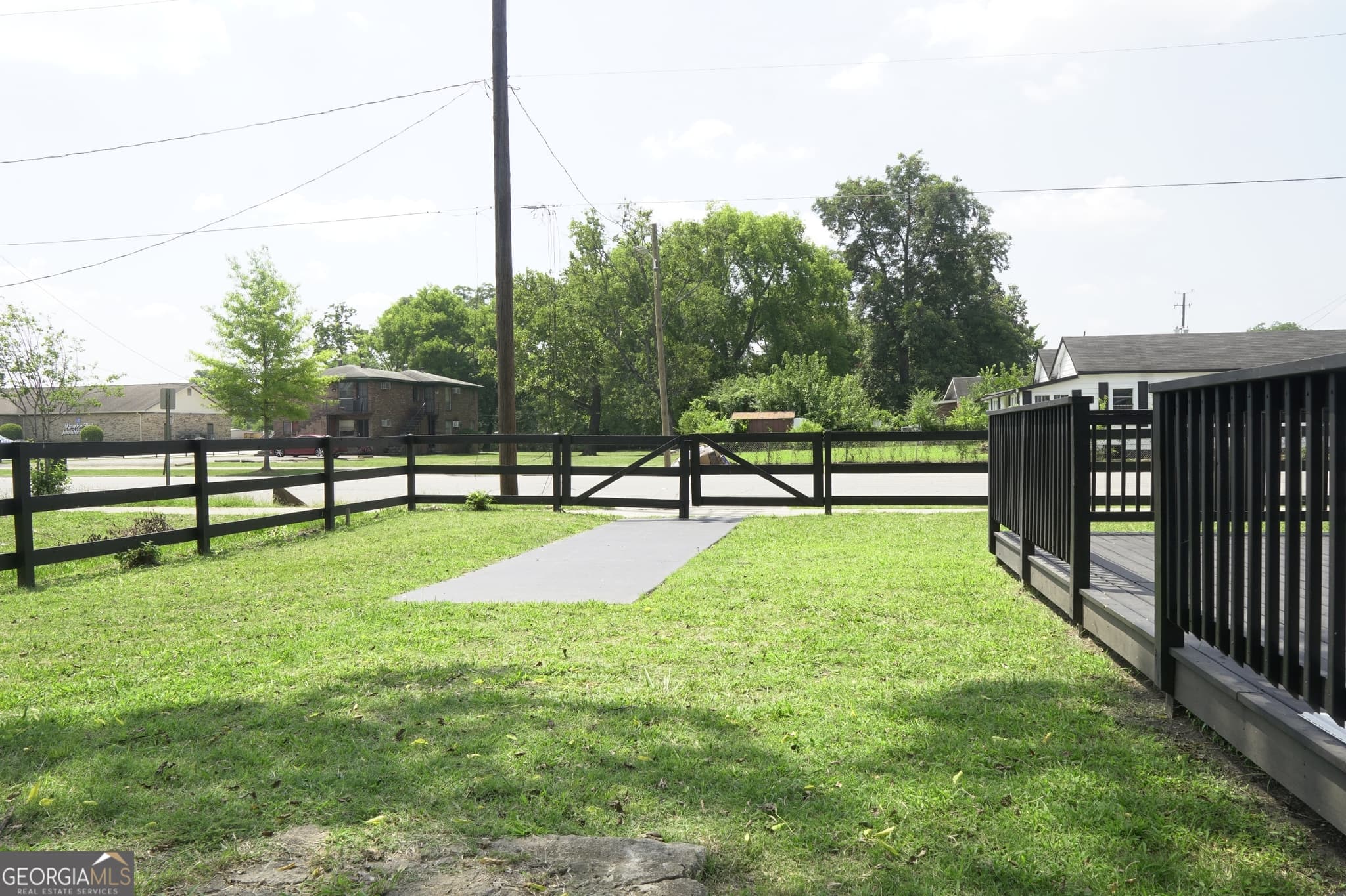 2 bedroom, 2 bathroom, 1,015 sq ft single family residence for sale at 501 5th Street, Birmingham, AL 35204 — photo 2