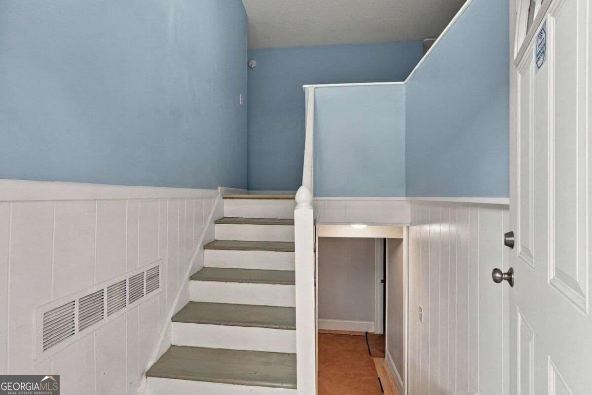 4 bedroom, 2.5 bathroom, 1,567 sq ft single family residence for sale at 1464 Colony East Circle, Stone Mountain, GA 30083 — photo 6
