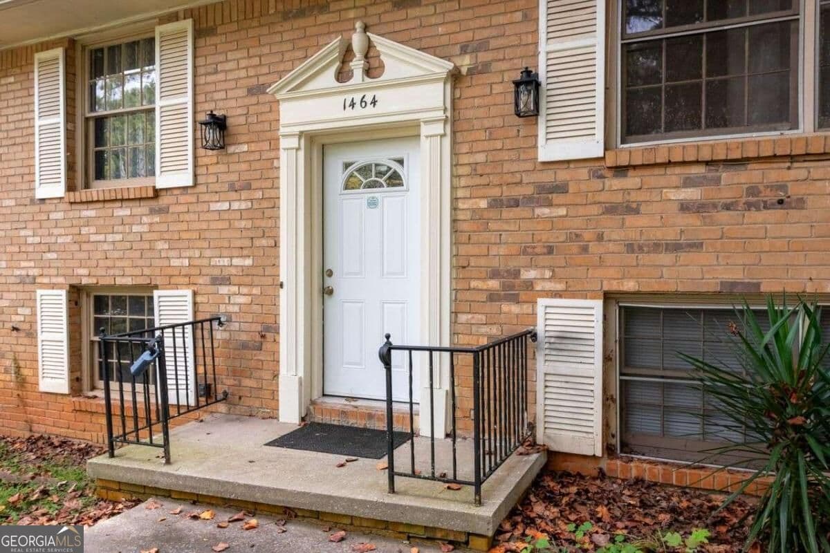 4 bedroom, 2.5 bathroom, 1,567 sq ft single family residence for sale at 1464 Colony East Circle, Stone Mountain, GA 30083 — photo 5
