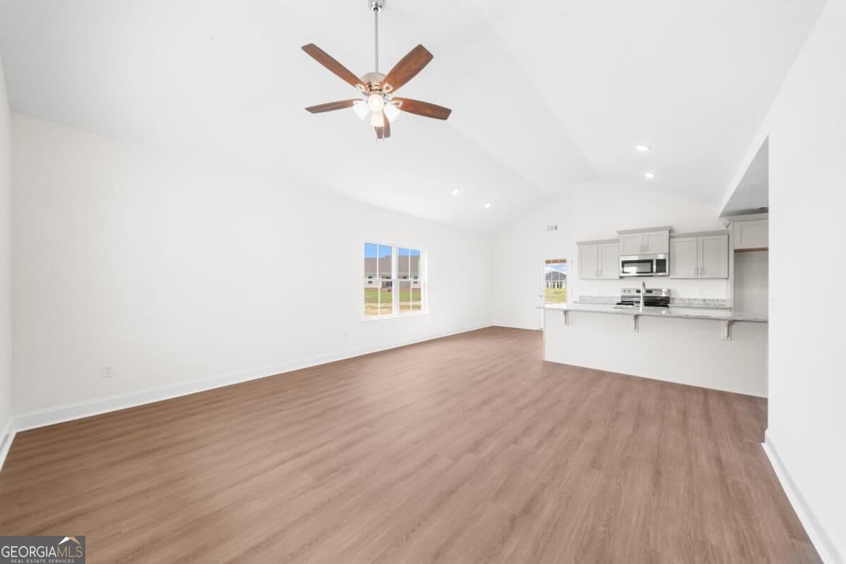 3 bedroom, 2 bathroom, 1,350 sq ft single family residence for sale at 1009 Pampas Lane 55, Statesboro, GA 30458 — photo 2