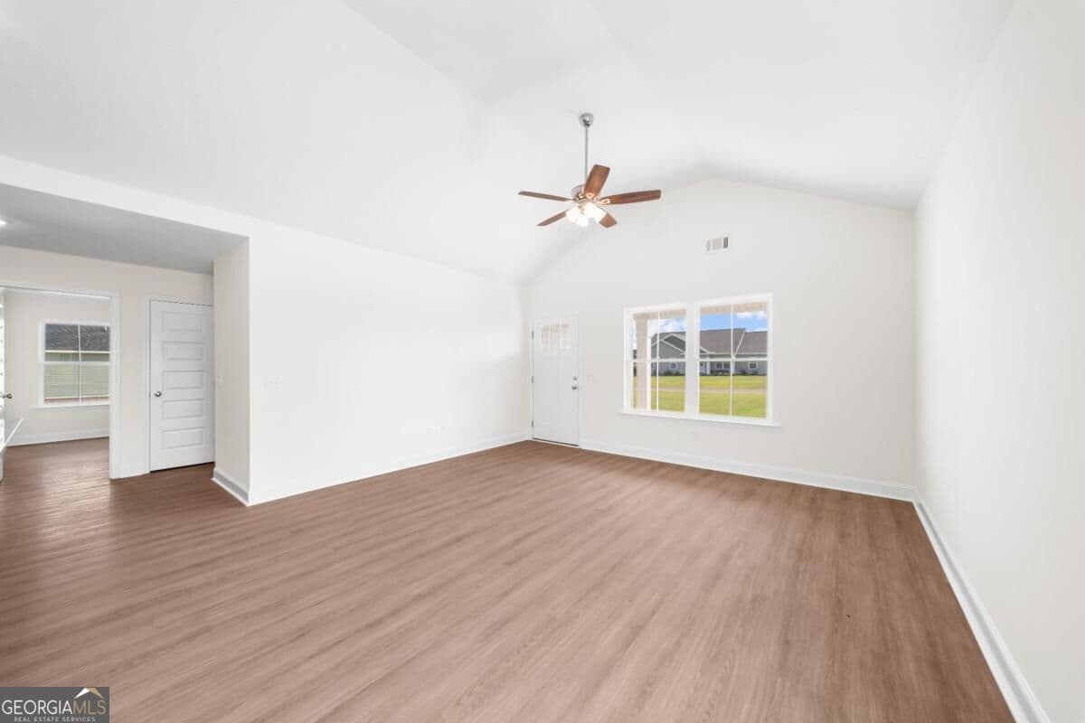 3 bedroom, 2 bathroom, 1,350 sq ft single family residence for sale at 1009 Pampas Lane 55, Statesboro, GA 30458 — photo 6