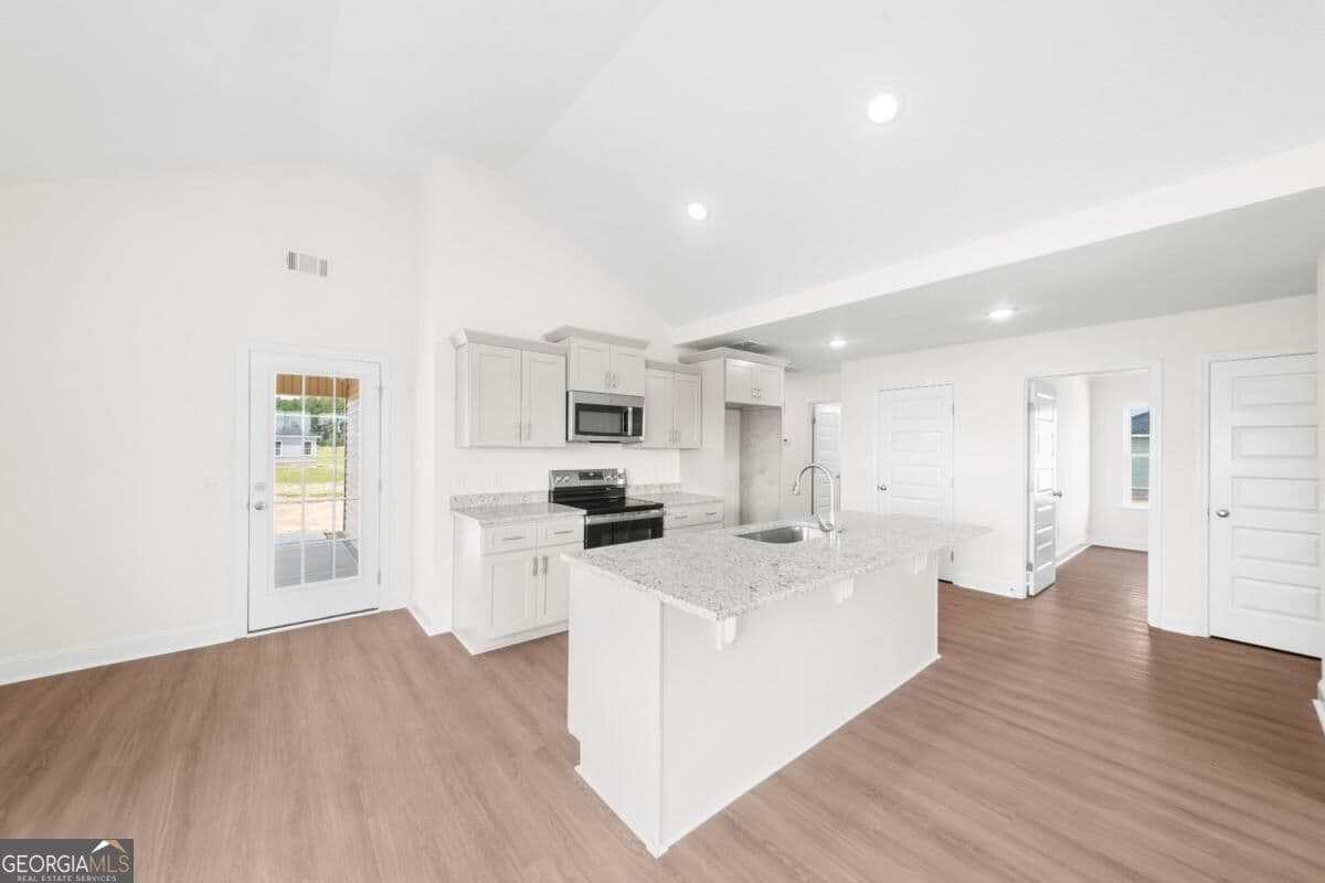 3 bedroom, 2 bathroom, 1,350 sq ft single family residence for sale at 1009 Pampas Lane 55, Statesboro, GA 30458 — photo 7