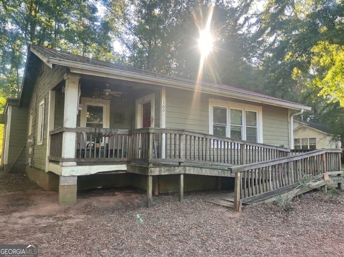 2 bedroom, 1.5 bathroom, 1,145 sq ft single family residence for sale at 166 Sherwood Circle # 1, Danielsville, GA 30633