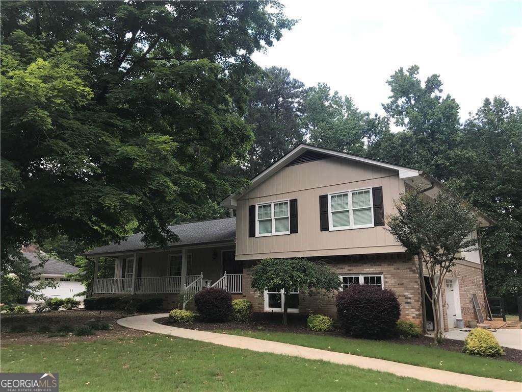 3 bedroom, 2.5 bathroom single family residence for rent at 283 Northgate Trace, Roswell, GA 30075 for $4,350 a month — photo 1 of 1