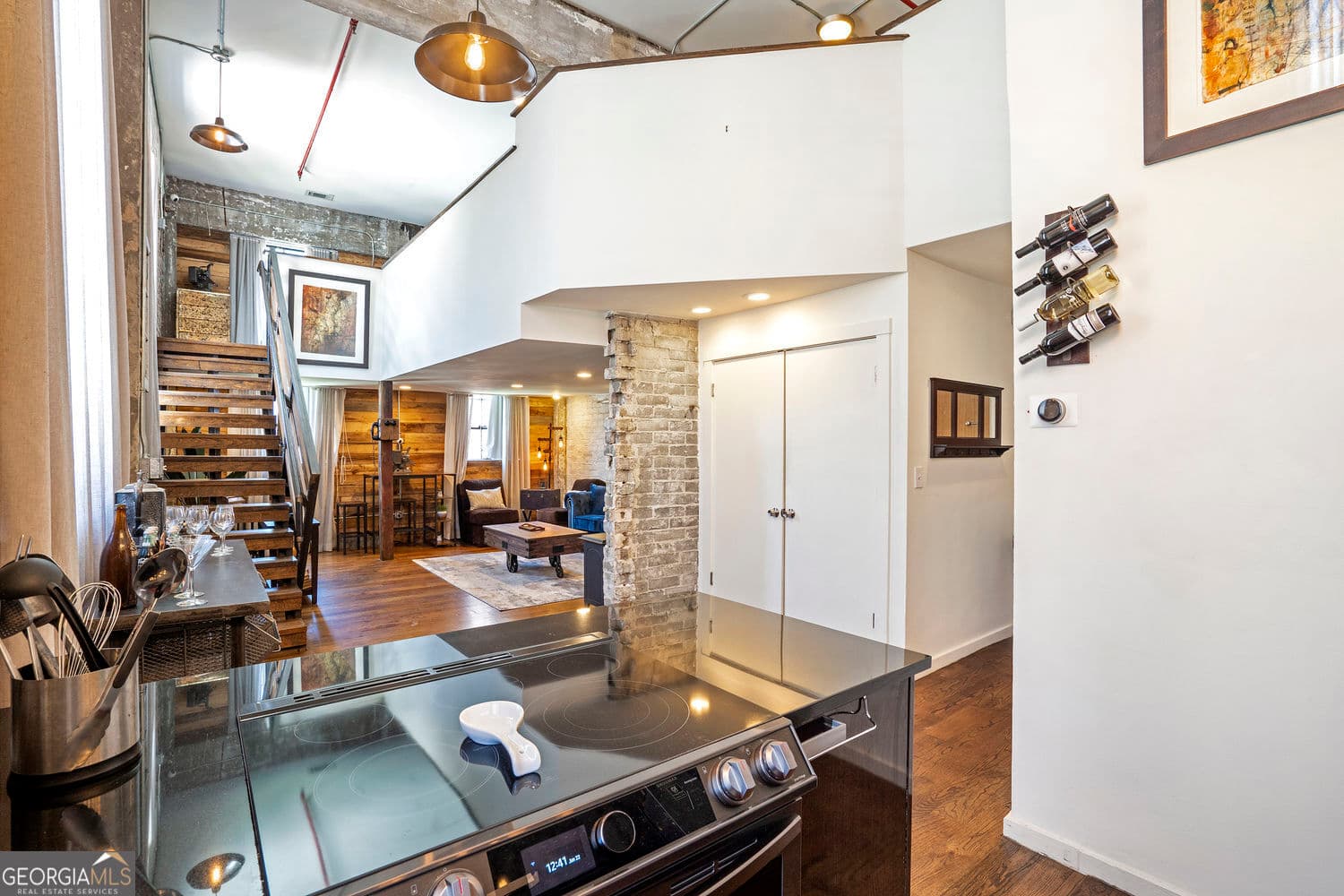 1 bedroom, 1 bathroom, 926 sq ft loft,condominium for rent at 650 Glen Iris Drive 30, Atlanta, GA 30308 for $2,475 a month — photo 1 of 1