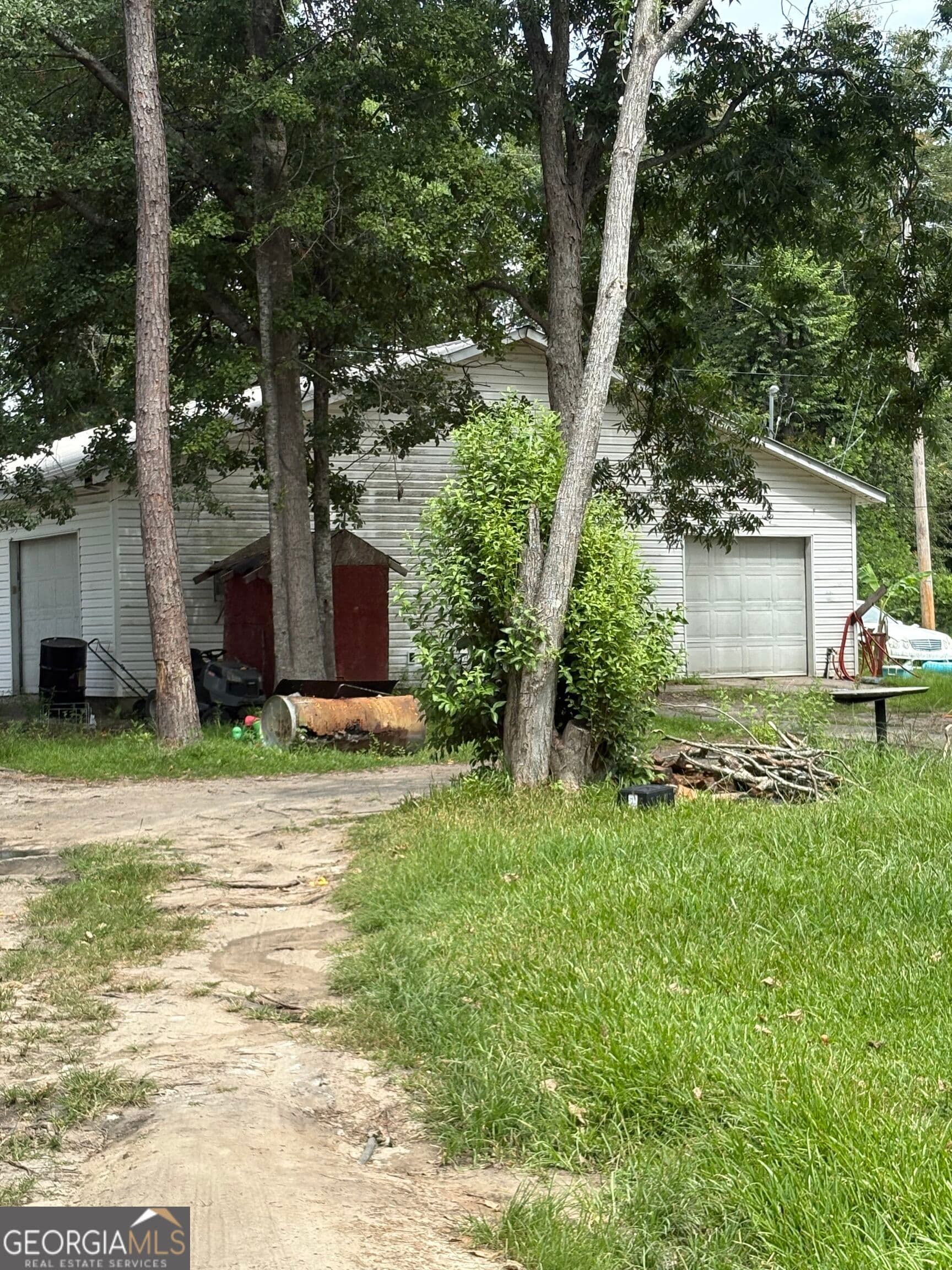 3 bedroom, 2 bathroom, 2,075 sq ft single family residence under contract at 2017 Hightower Road, Statesboro, GA 30458 — photo 2