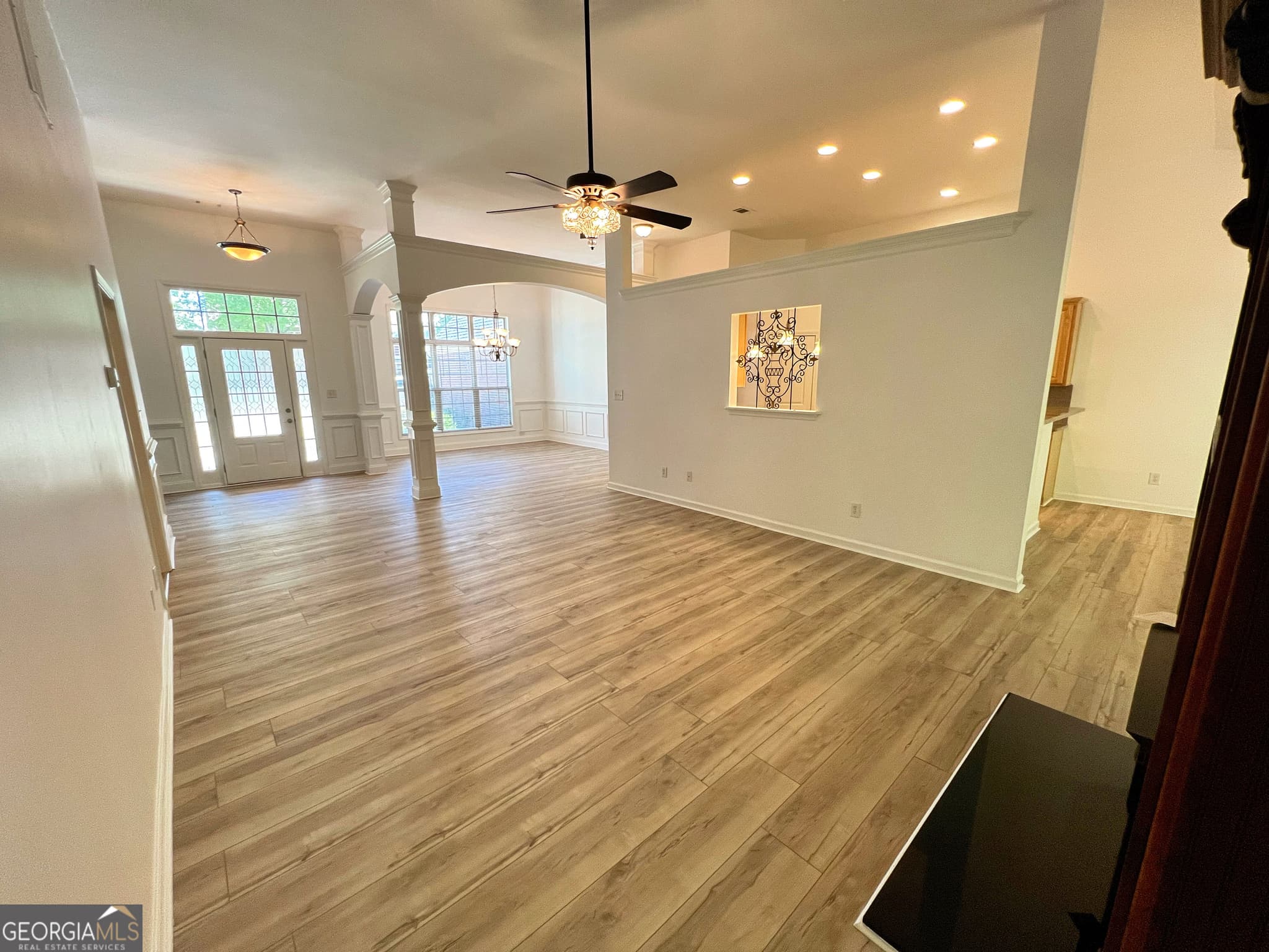 4 bedroom, 3.5 bathroom, 2,811 sq ft single family residence for sale at 708 York View Drive, Auburn, GA 30011 — photo 5