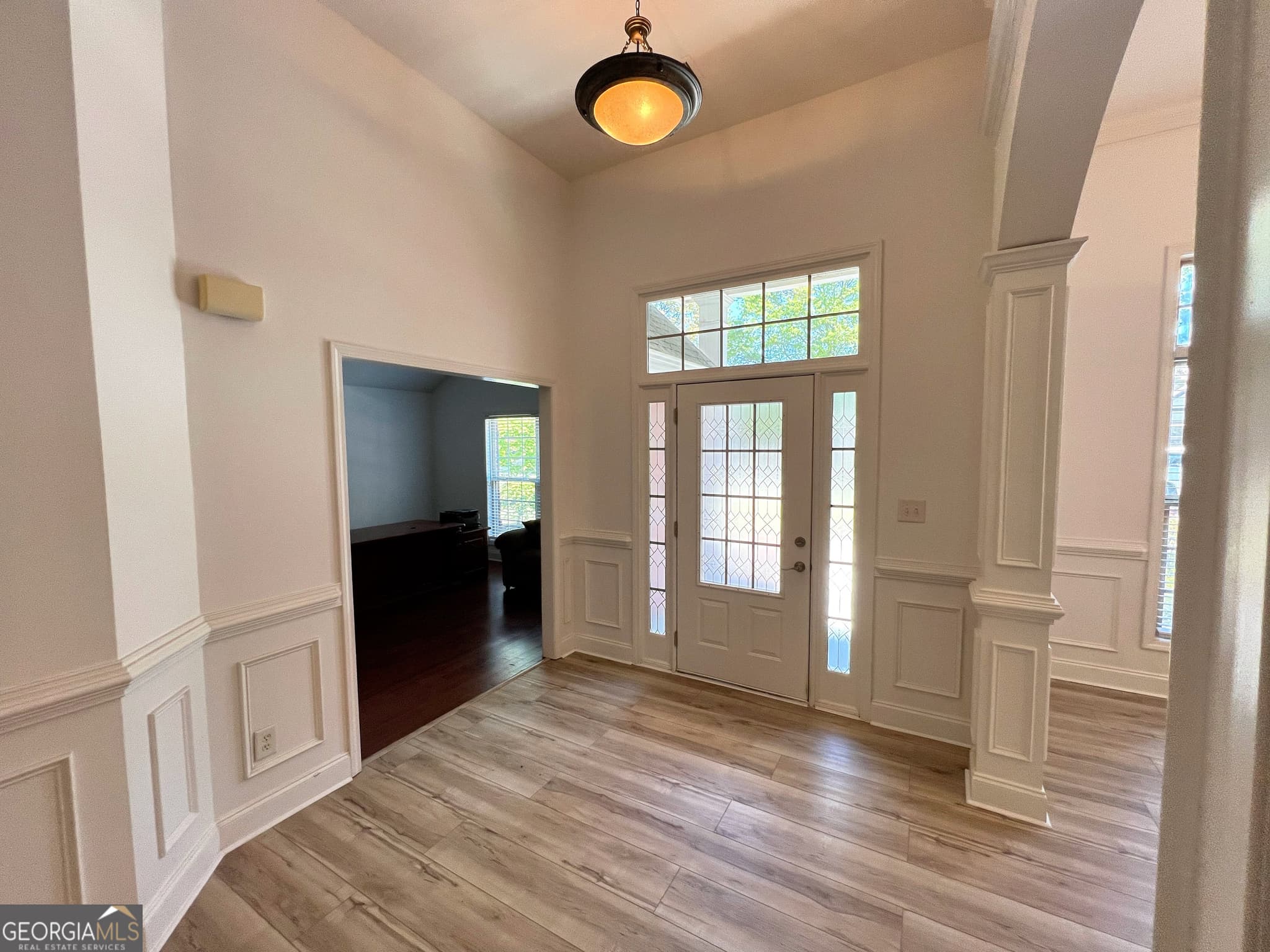 4 bedroom, 3.5 bathroom, 2,811 sq ft single family residence for sale at 708 York View Drive, Auburn, GA 30011 — photo 4