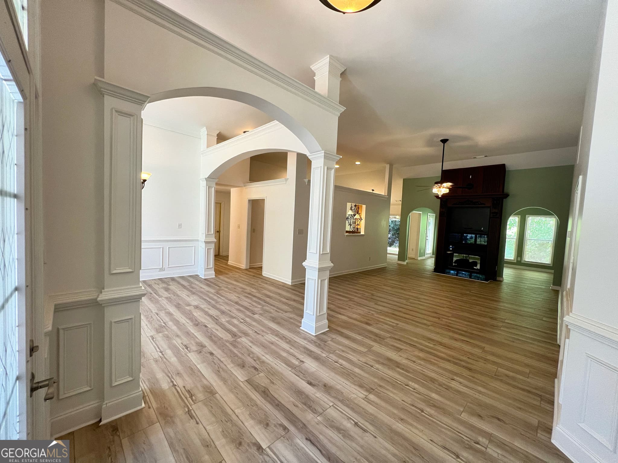 4 bedroom, 3.5 bathroom, 2,811 sq ft single family residence for sale at 708 York View Drive, Auburn, GA 30011 — photo 8