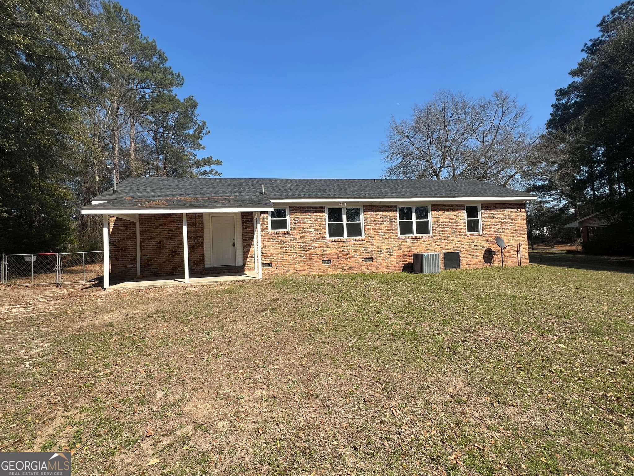 3 bedroom, 2 bathroom, 1,320 sq ft single family residence for sale at 1342 N Jefferson Street, Dublin, GA 31021 — photo 3