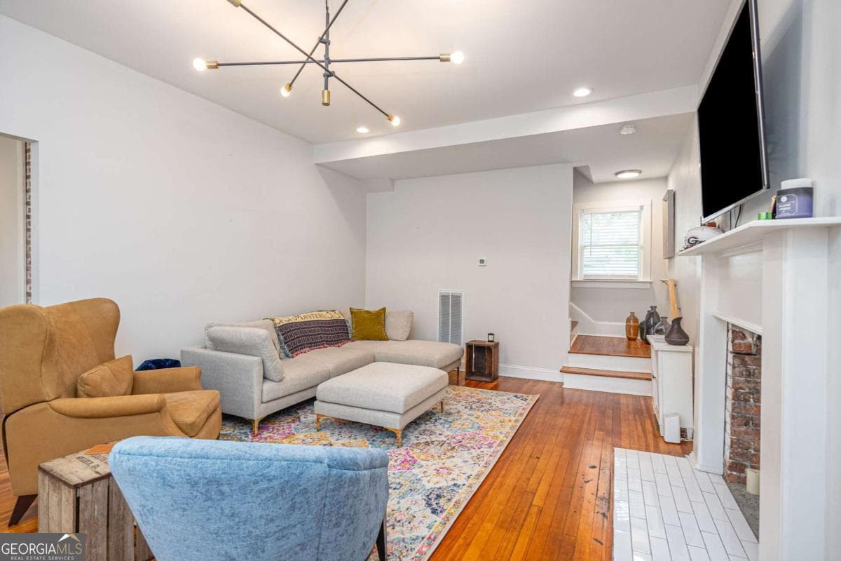 3 bedroom, 3 bathroom, 1,919 sq ft single family residence for sale at 1204 E 33Rd Street, Savannah, GA 31404 — photo 9