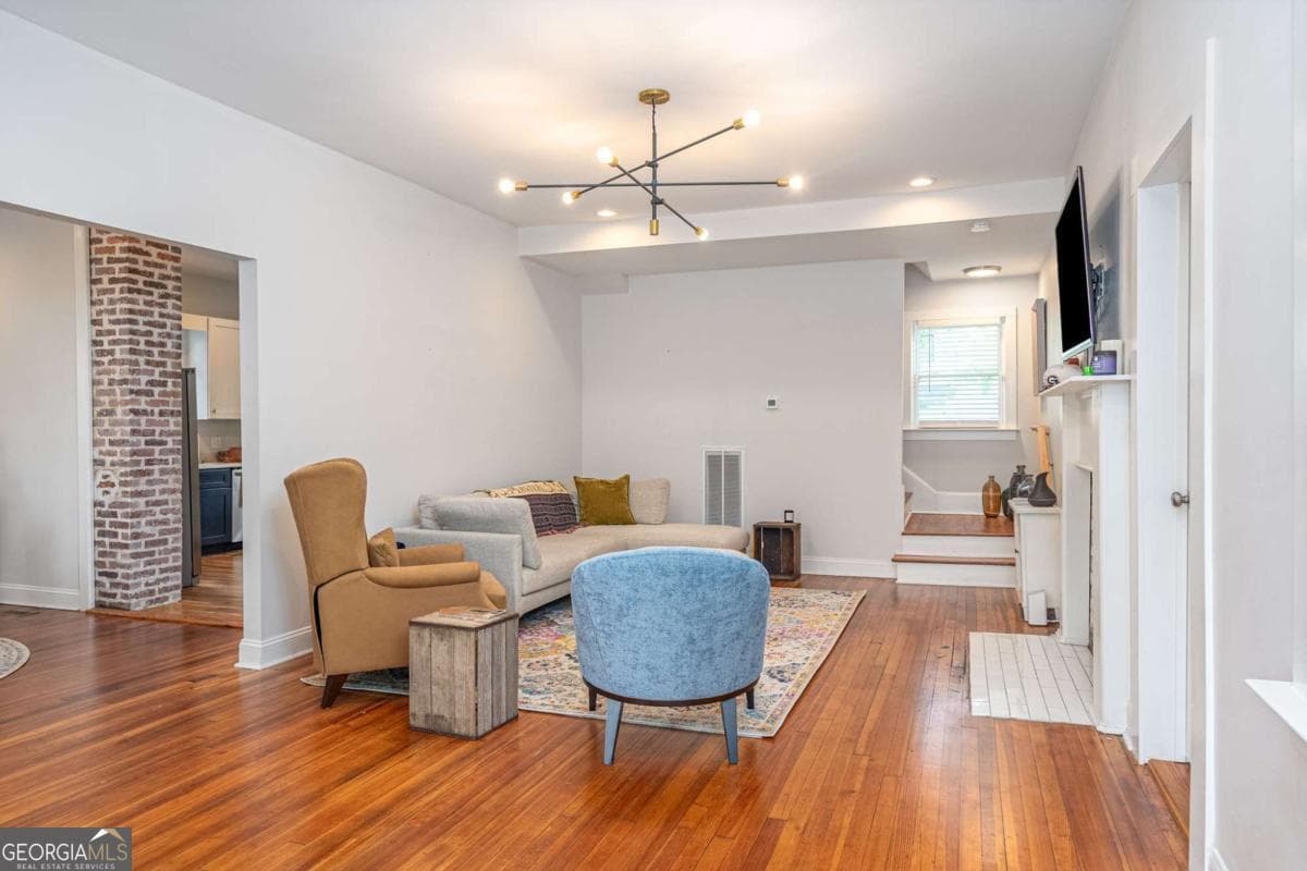 3 bedroom, 3 bathroom, 1,919 sq ft single family residence for sale at 1204 E 33Rd Street, Savannah, GA 31404 — photo 10