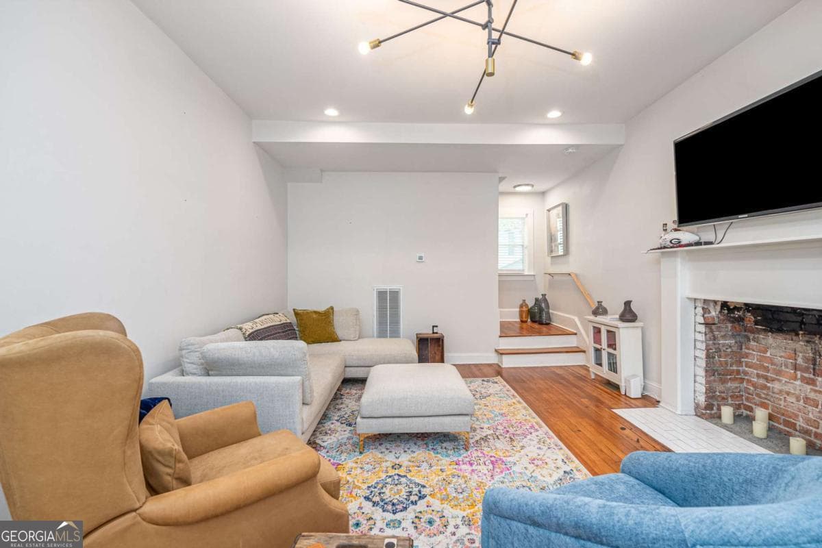 3 bedroom, 3 bathroom, 1,919 sq ft single family residence for sale at 1204 E 33Rd Street, Savannah, GA 31404 — photo 8