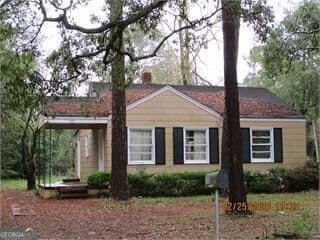 2 bedroom, 1 bathroom, 806 sq ft single family residence for sale at 1308 Avalon Avenue, Albany, GA 31707 — photo 1 of 6