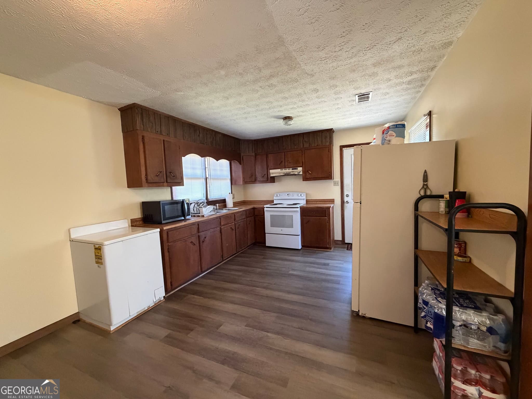 3 bedroom, 2 bathroom, 1,355 sq ft single family residence under contract at 3674 Old Normantown Road, Vidalia, GA 30474 — photo 4