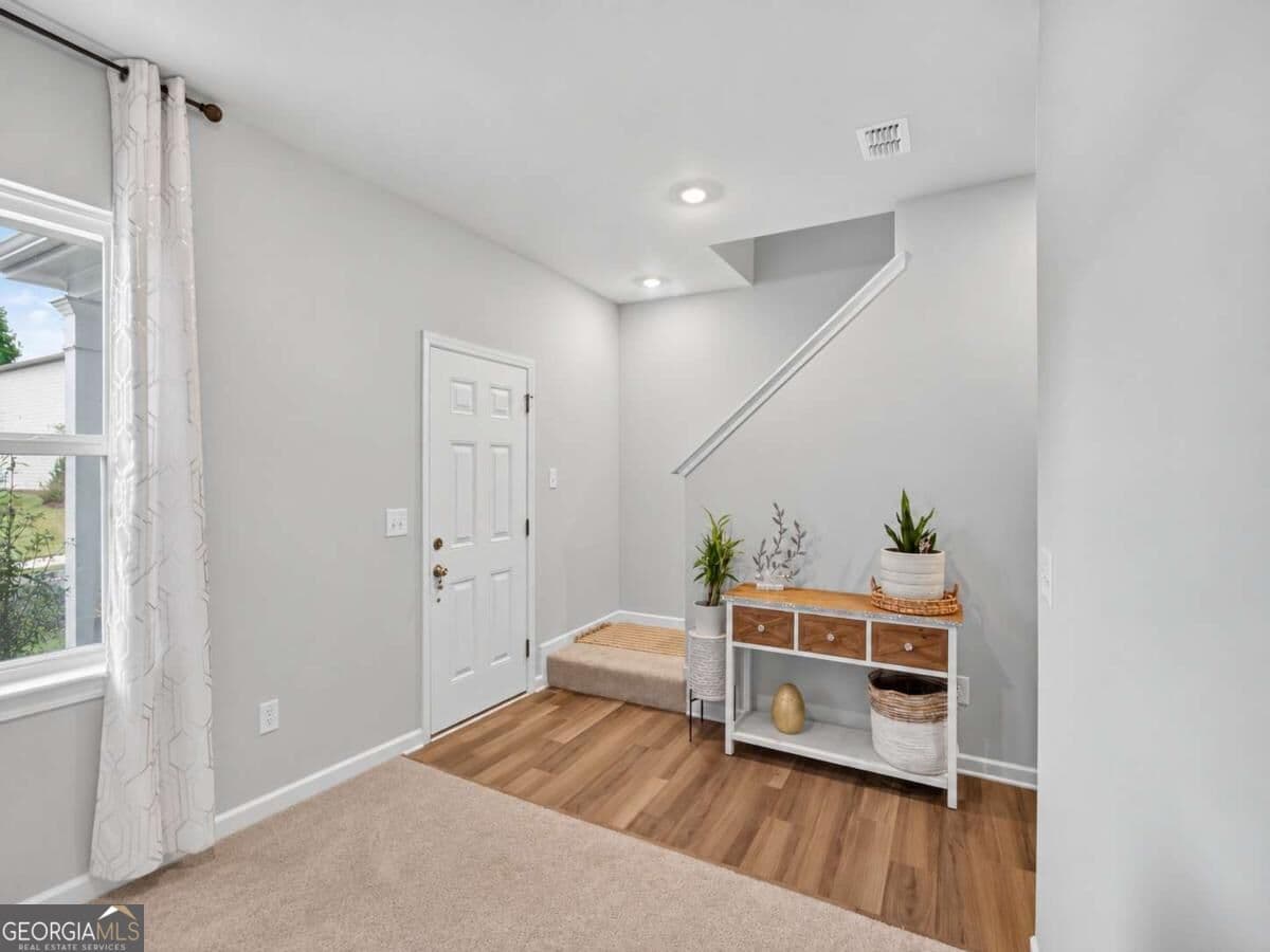 3 bedroom, 2.5 bathroom, 2,082 sq ft single family residence for sale at 2949 Salinger Way, Gainesville, GA 30507 — photo 6