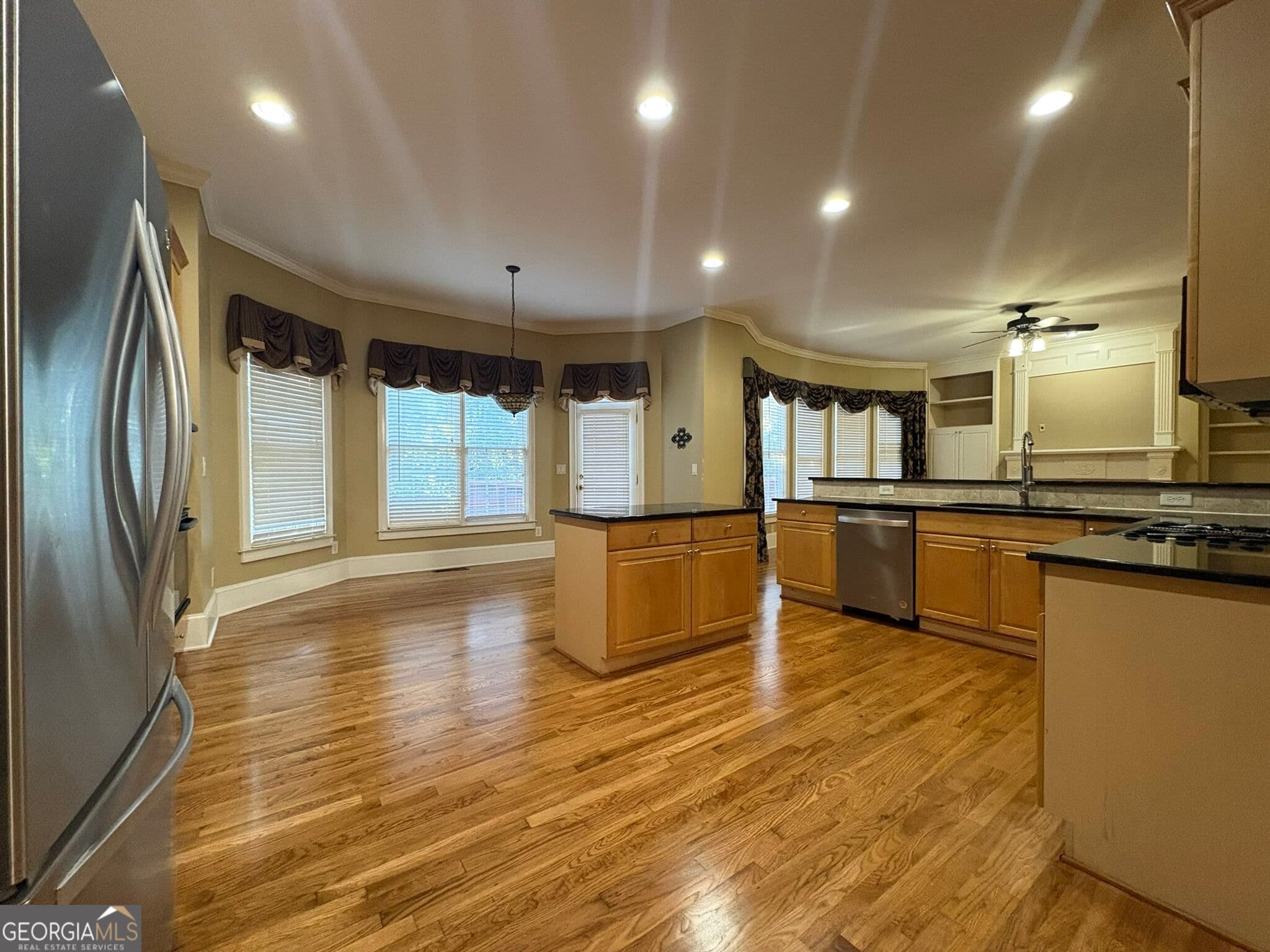 7 bedroom, 5.5 bathroom, 3,470 sq ft single family residence for rent at 5930 Abbotts Run Trail, Duluth, GA 30097 for $3,300 a month — photo 4