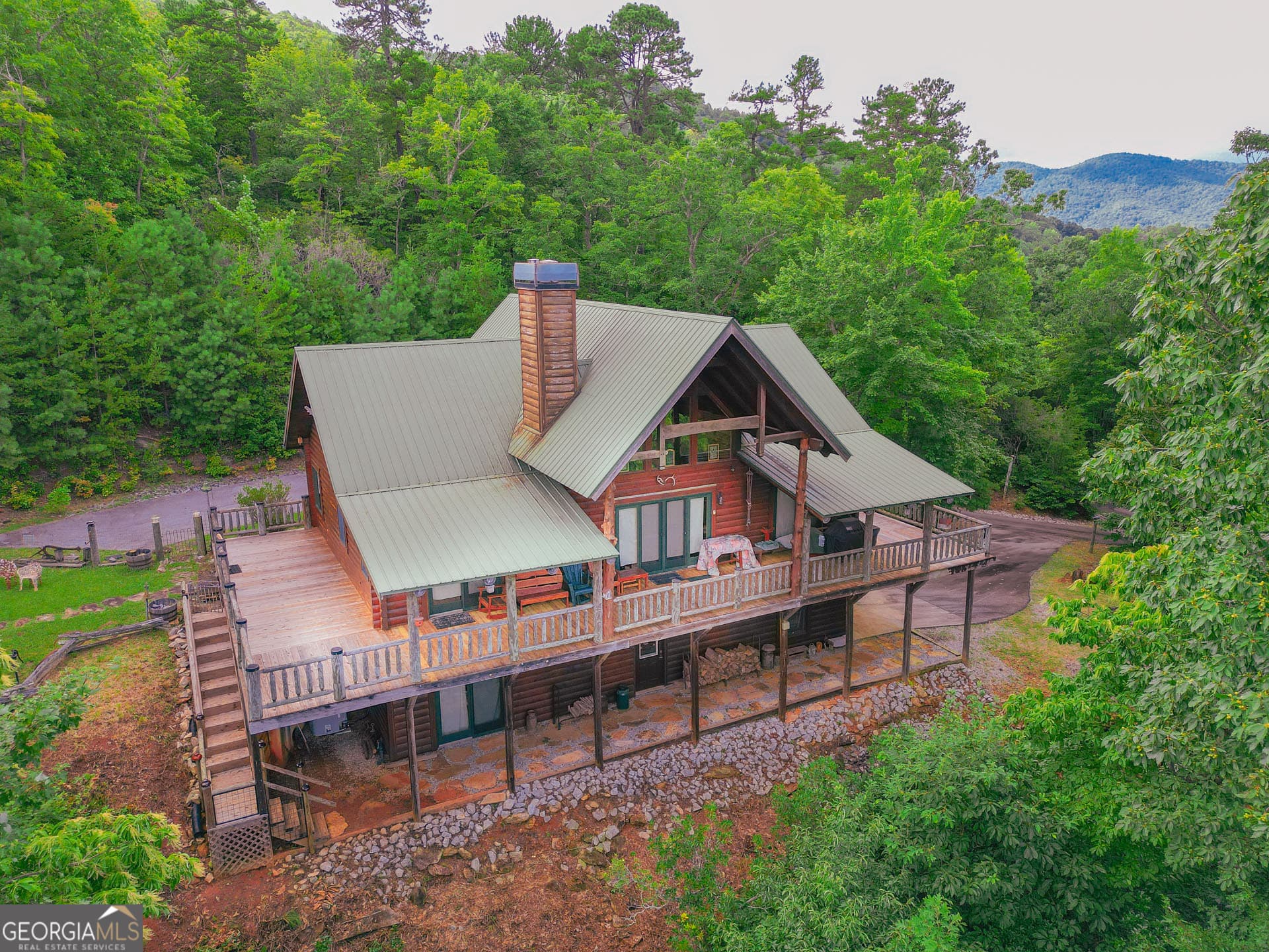 3 bedroom, 2.5 bathroom, 3,040 sq ft single family residence for sale at 38 Old Blue Trail, Tiger, GA 30576 — photo 8