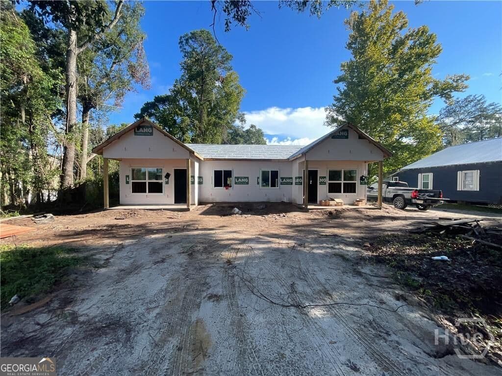 6 bedroom, 4 bathroom, 2,392 sq ft mixed use for sale at 728 Talmadge Road LOT 1, Allenhurst, GA 31301 — photo 2