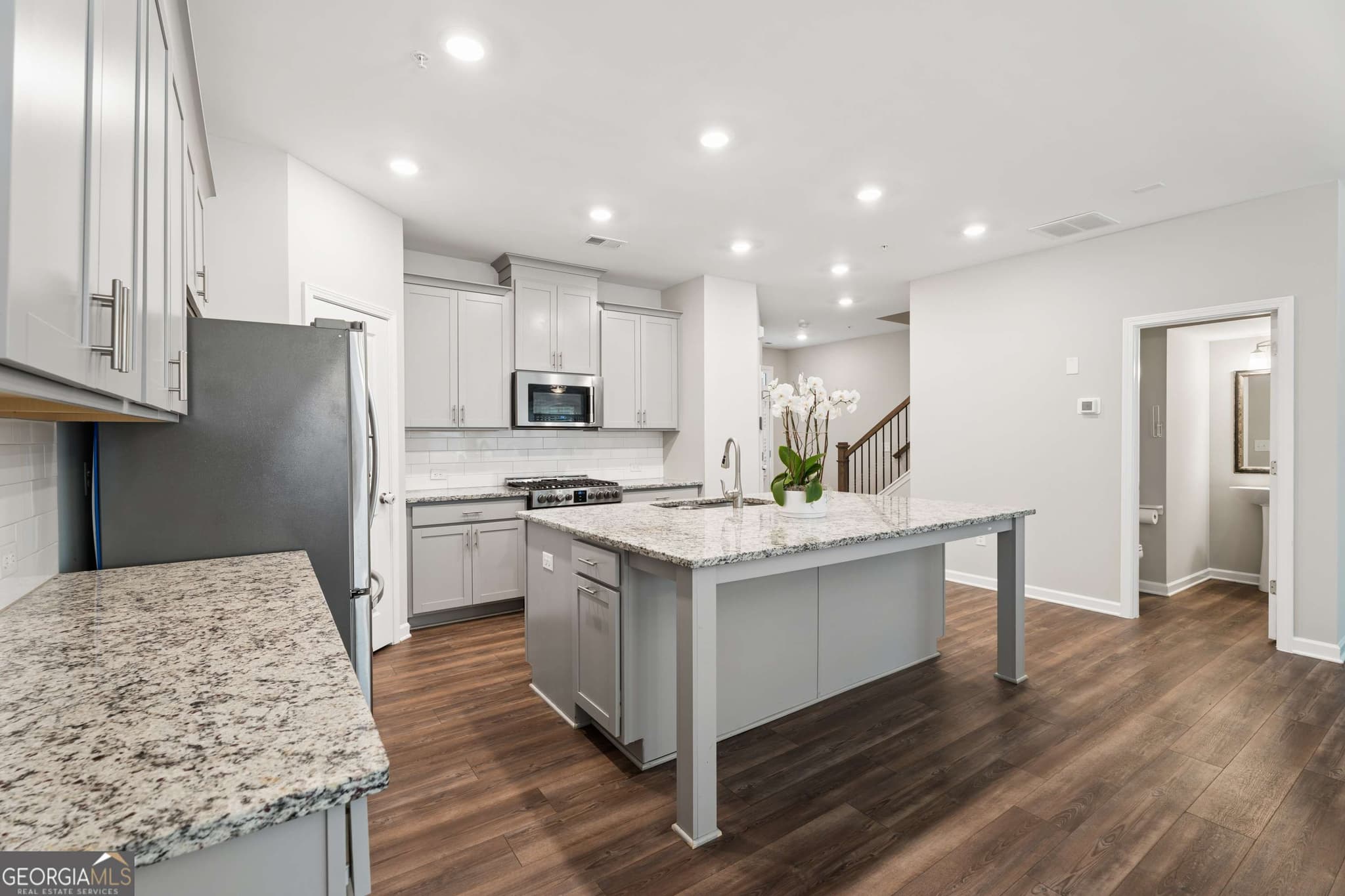 3 bedroom, 2.5 bathroom, 2,027 sq ft townhouse for sale at 305 Duval Drive, Alpharetta, GA 30009 — photo 8