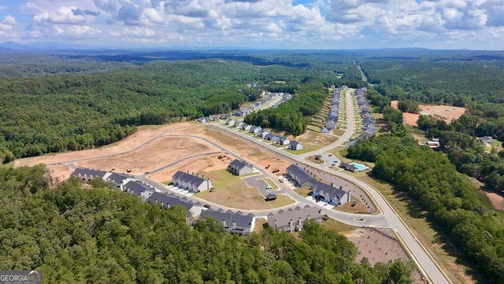 3 bedroom, 2.5 bathroom, 1,604 sq ft townhouse for sale at 6362 Pine Ridge Point, Lula, GA 30554 — photo 6