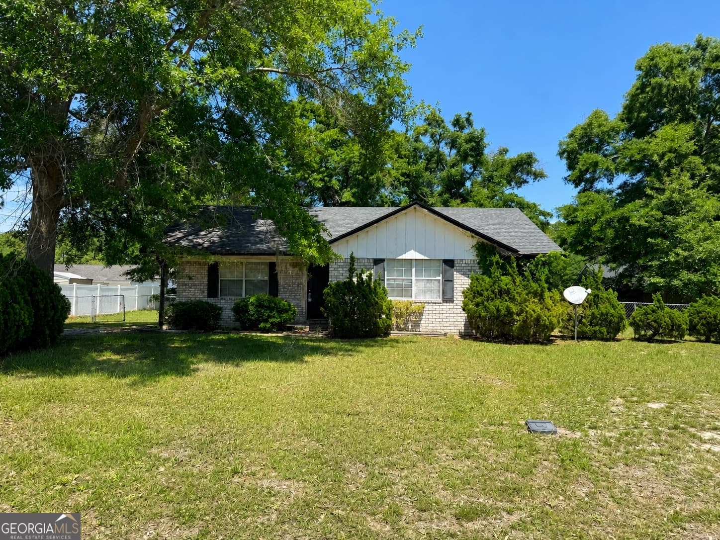 3 bedroom, 2 bathroom, 1,133 sq ft single family residence for sale at 61 Kyle Lane, Hinesville, GA 31313 — photo 2