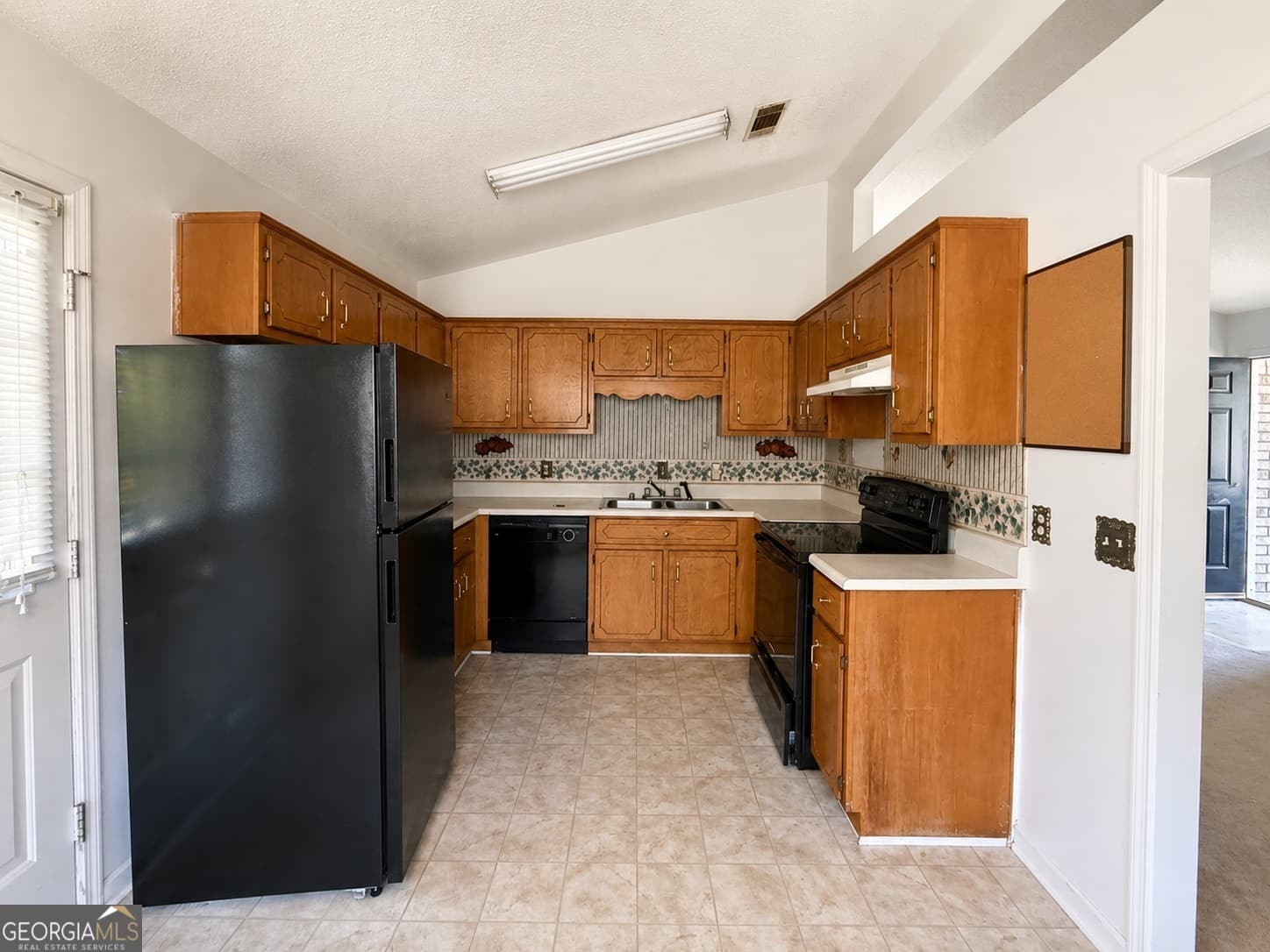 3 bedroom, 2 bathroom, 1,133 sq ft single family residence for sale at 61 Kyle Lane, Hinesville, GA 31313 — photo 6