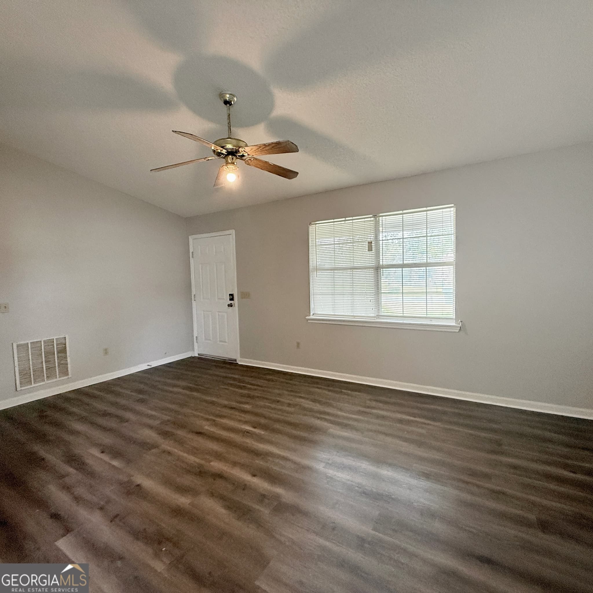 3 bedroom, 2 bathroom, 1,133 sq ft single family residence for sale at 61 Kyle Lane, Hinesville, GA 31313 — photo 4
