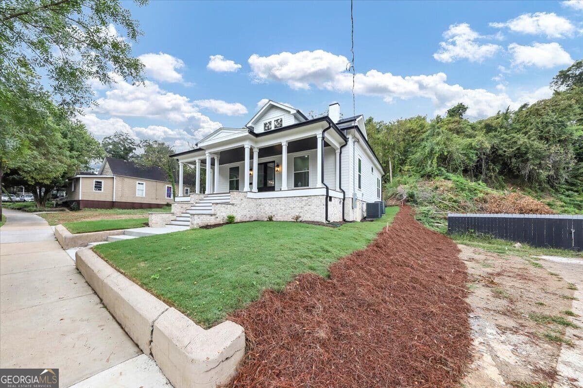 5 bedroom, 3.5 bathroom, 2,682 sq ft single family residence for sale at 212 S Broad Street, Rome, GA 30161 — photo 6